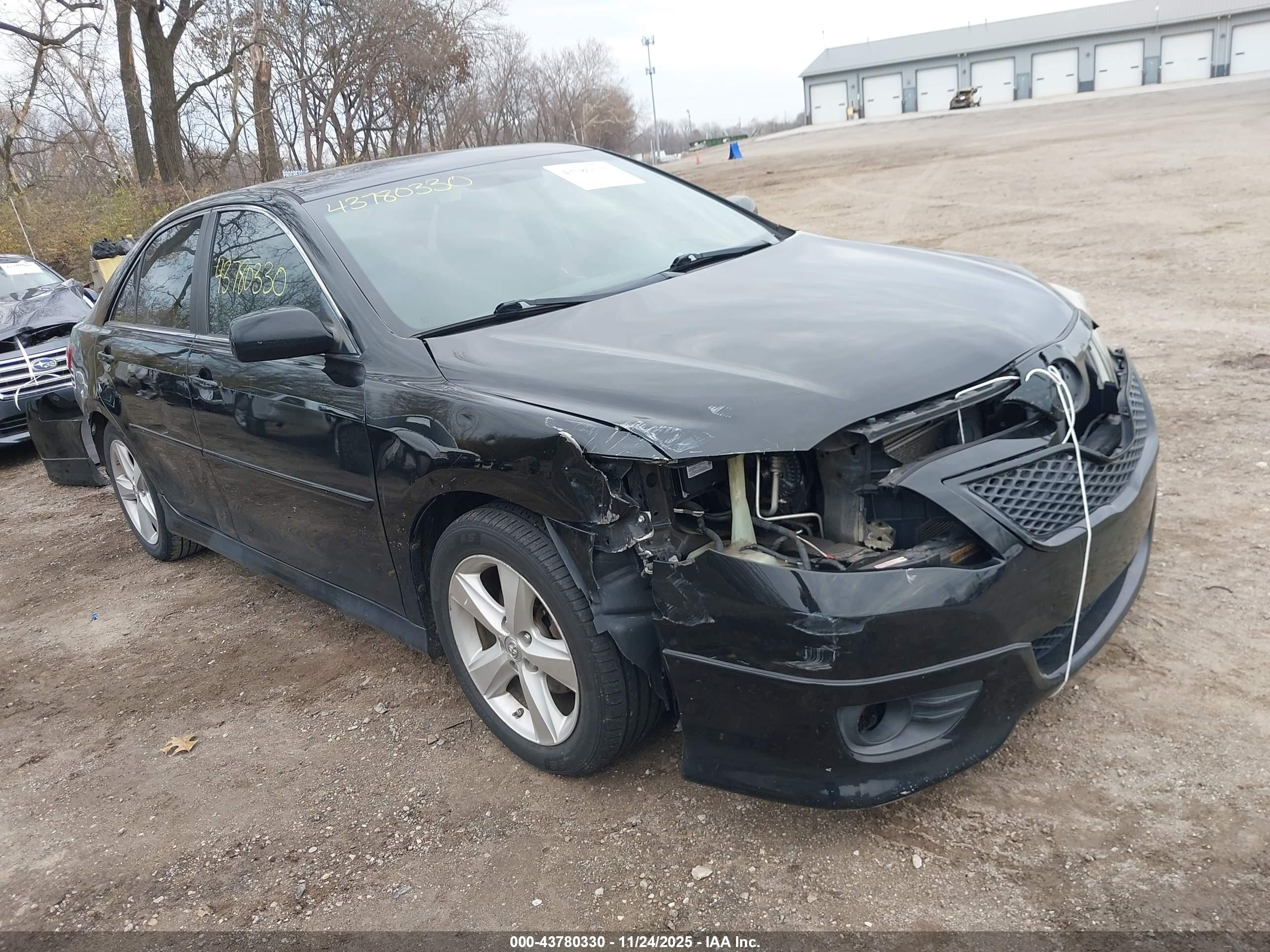 TOYOTA CAMRY image 6
