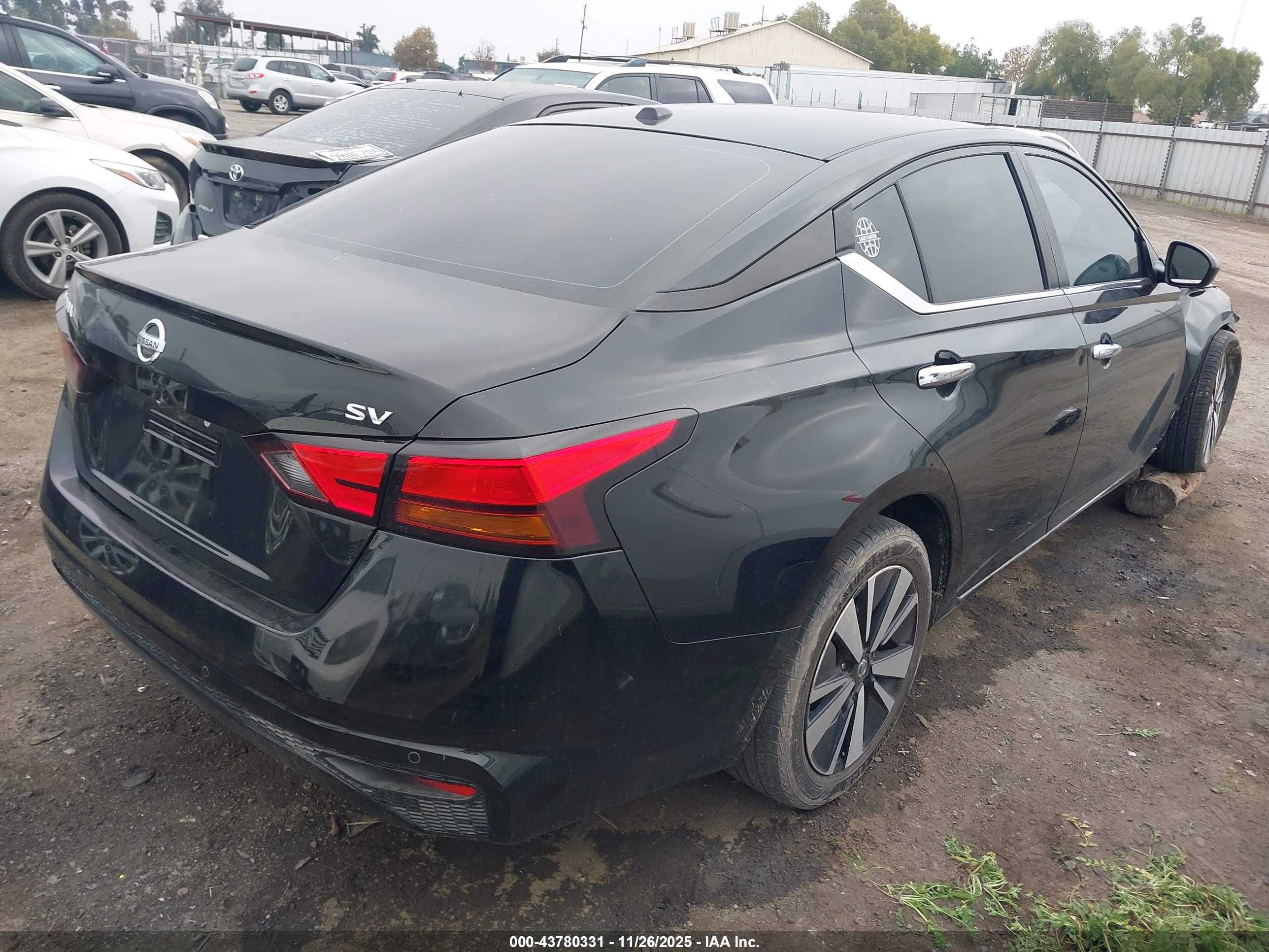 NISSAN ALTIMA image 4