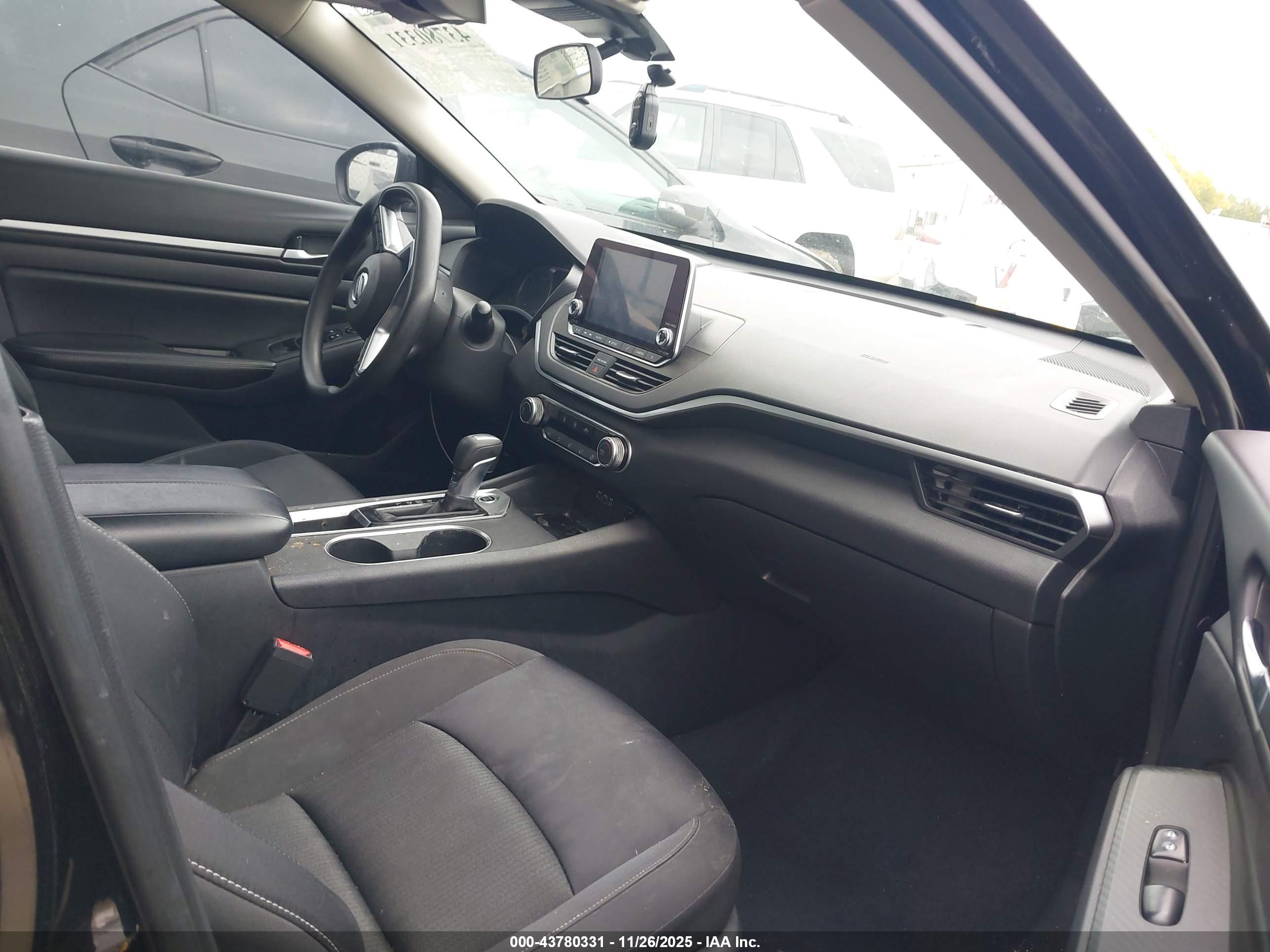 NISSAN ALTIMA image 5