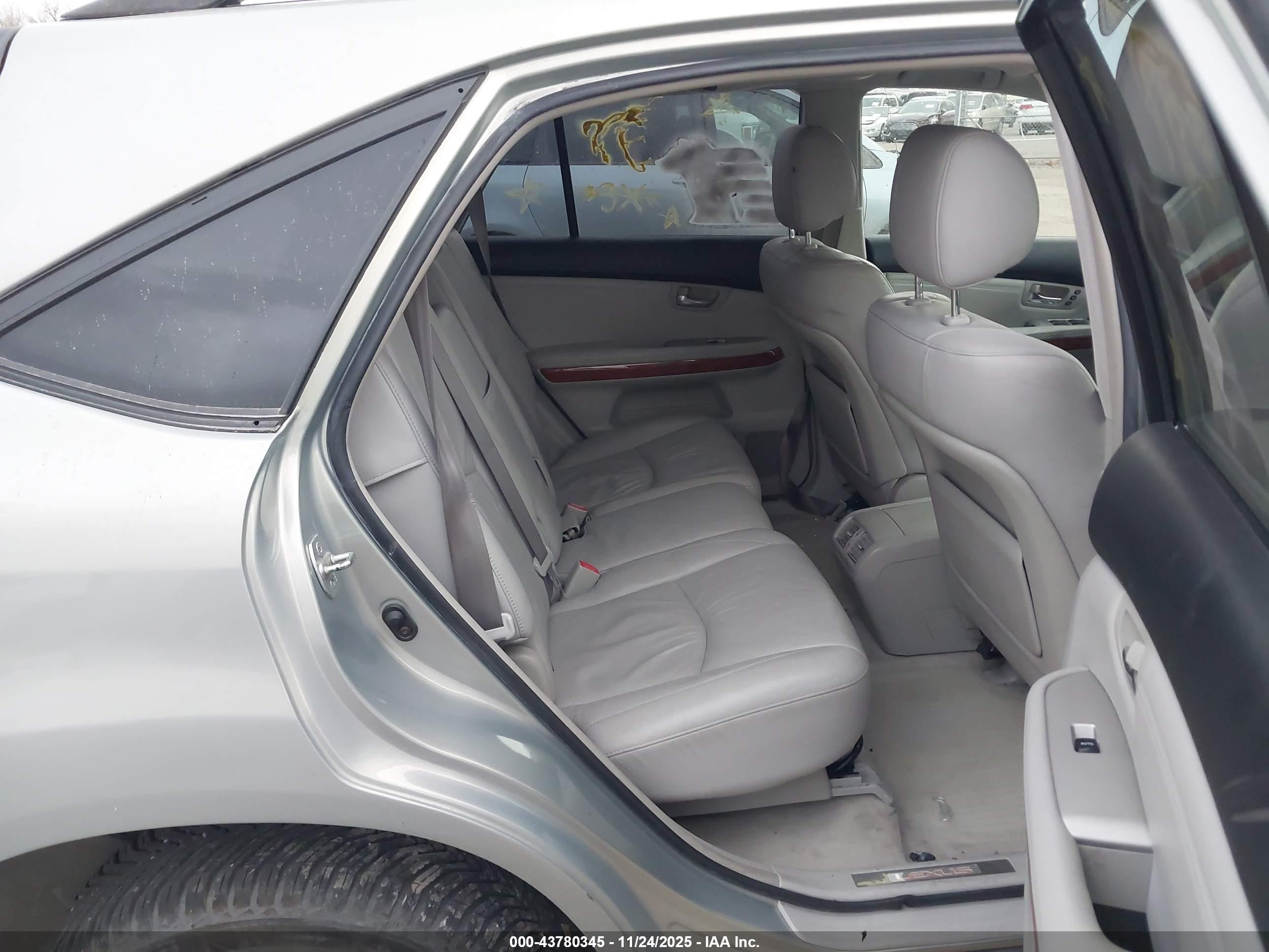 LEXUS RX image 8