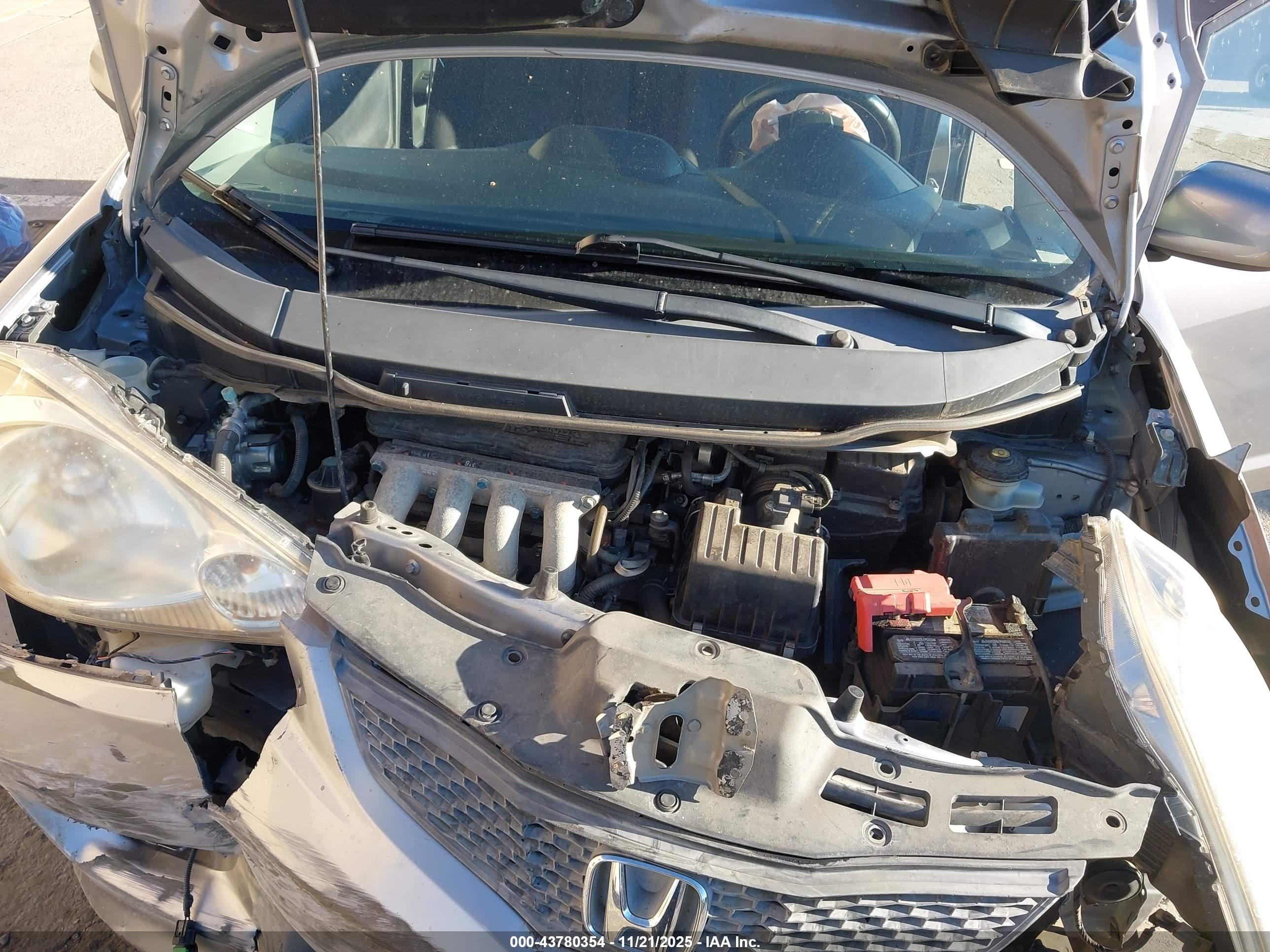 HONDA FIT image 10