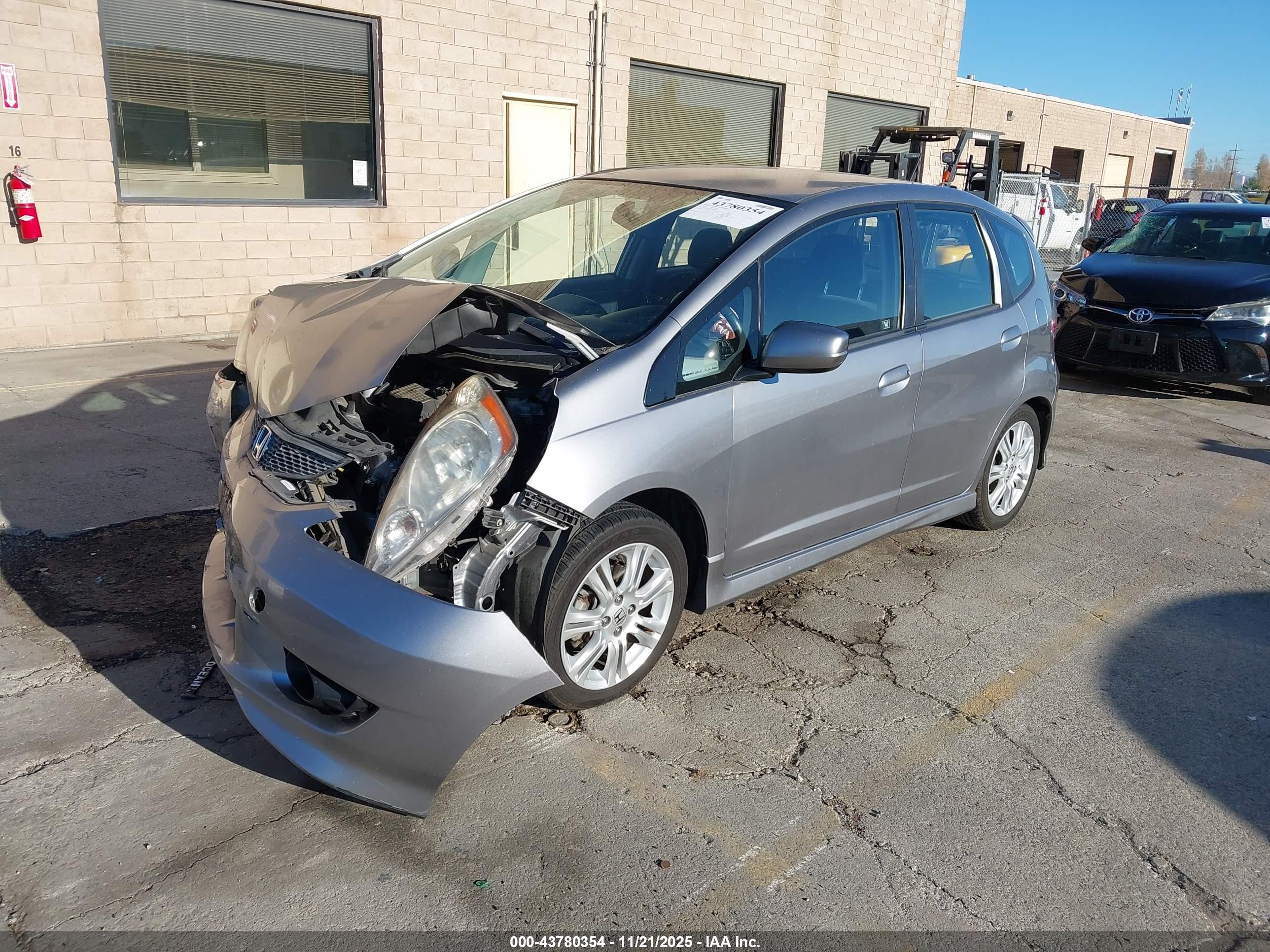 HONDA FIT image 2