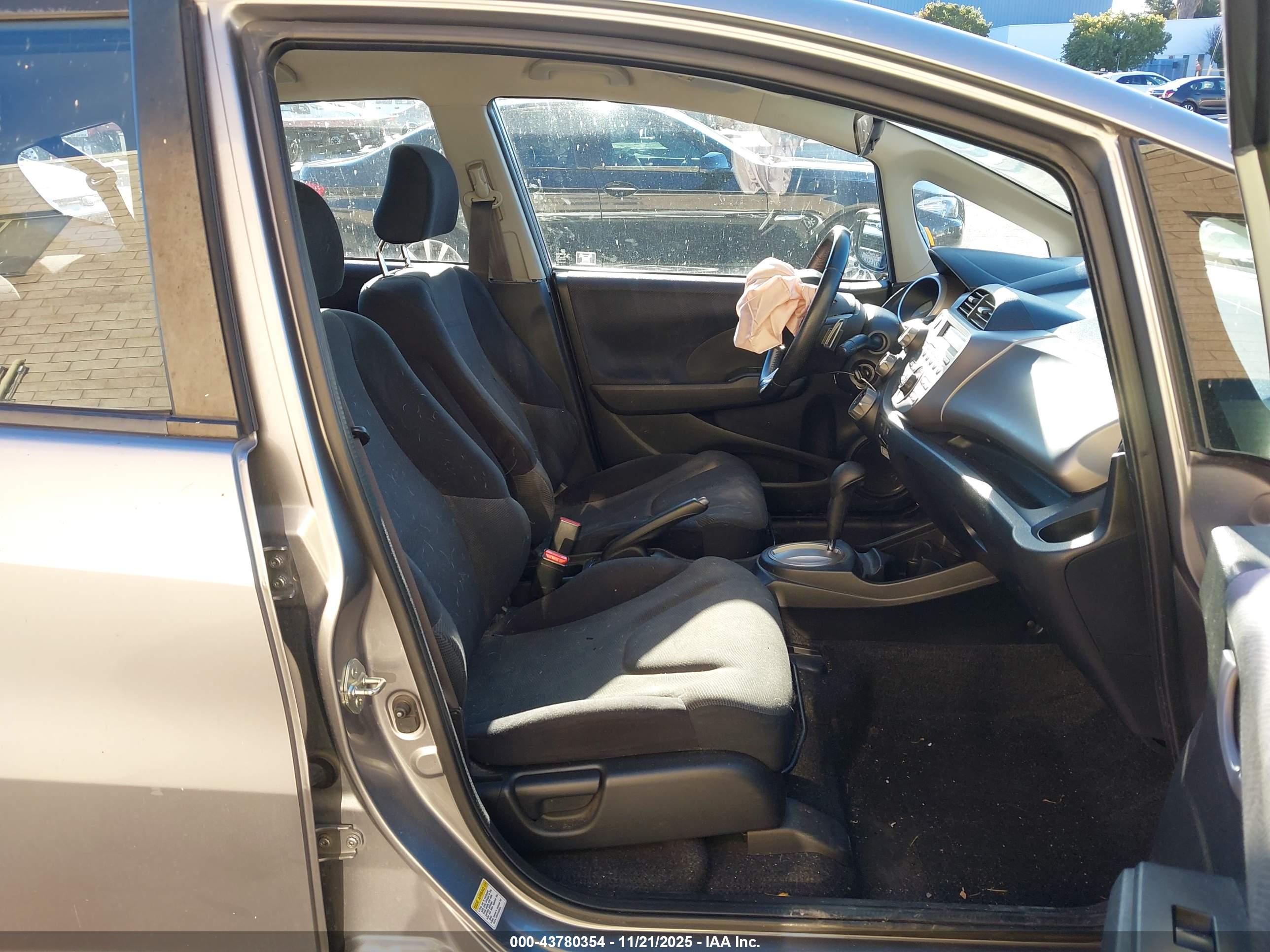 HONDA FIT image 5