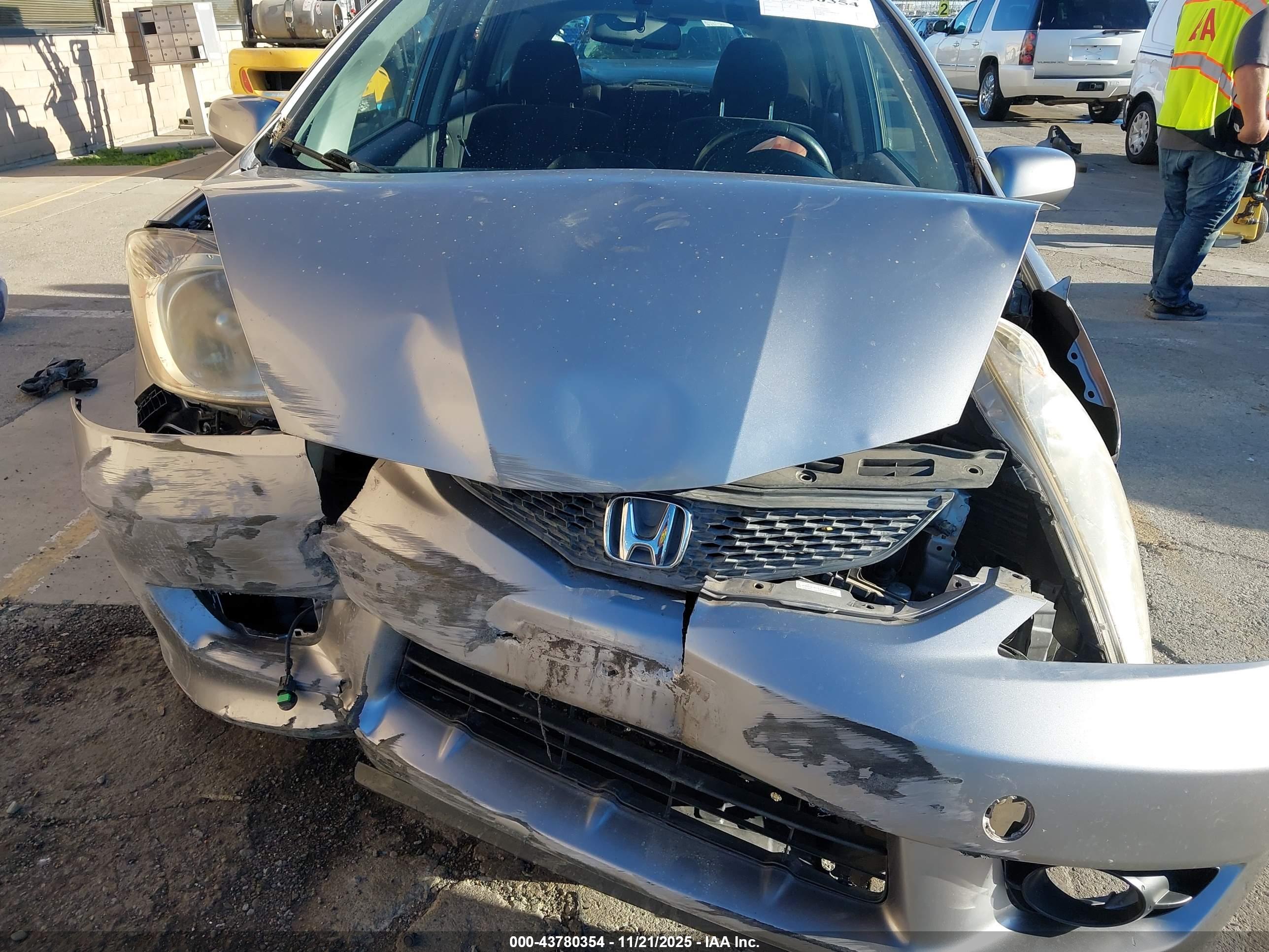 HONDA FIT image 6