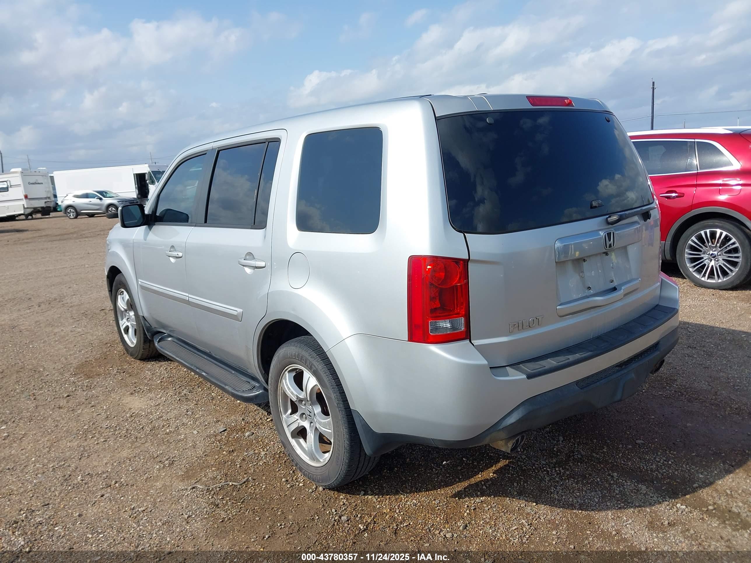 HONDA PILOT image 3