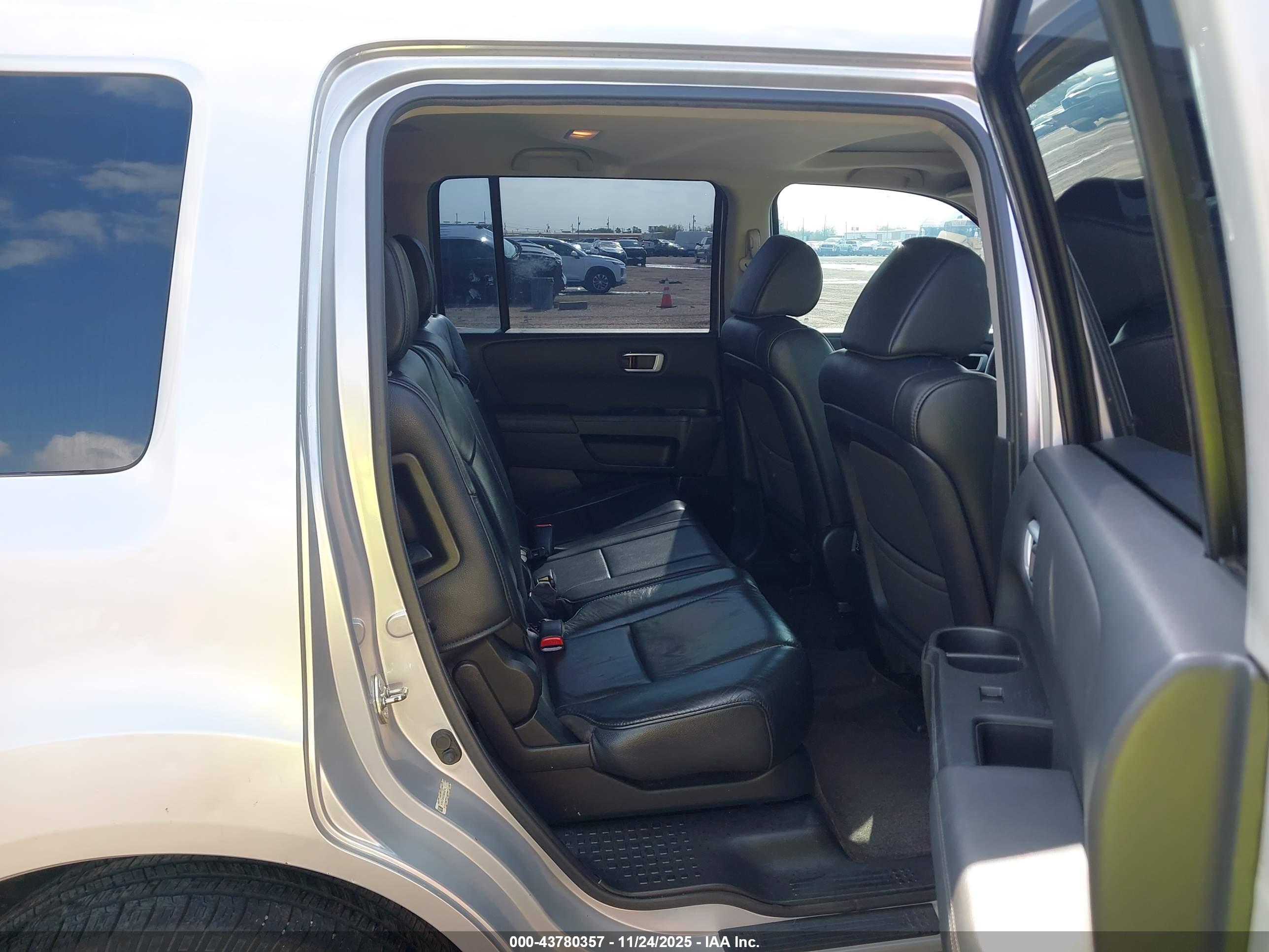 HONDA PILOT image 8