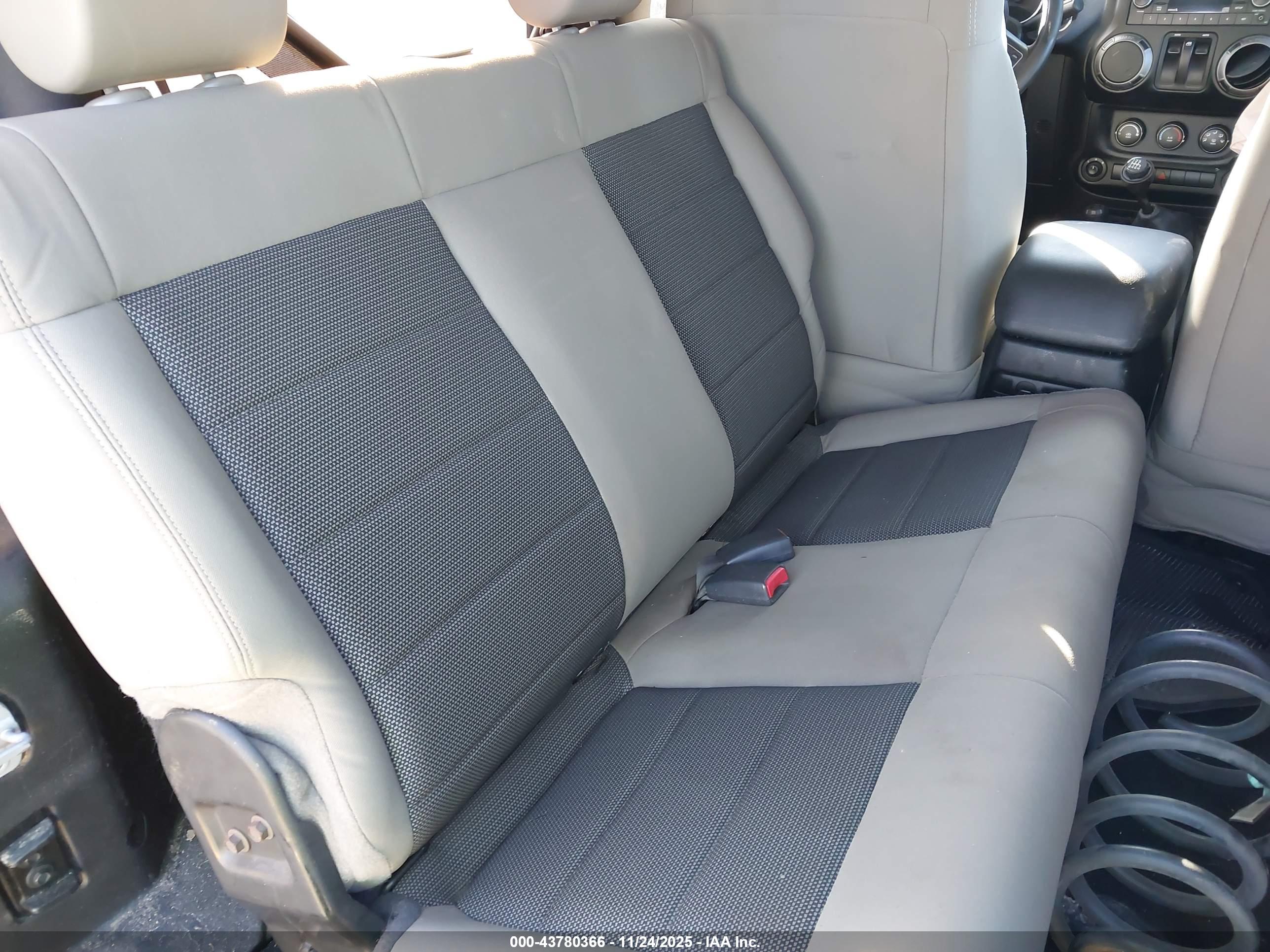 JEEP WRANGLER image 8