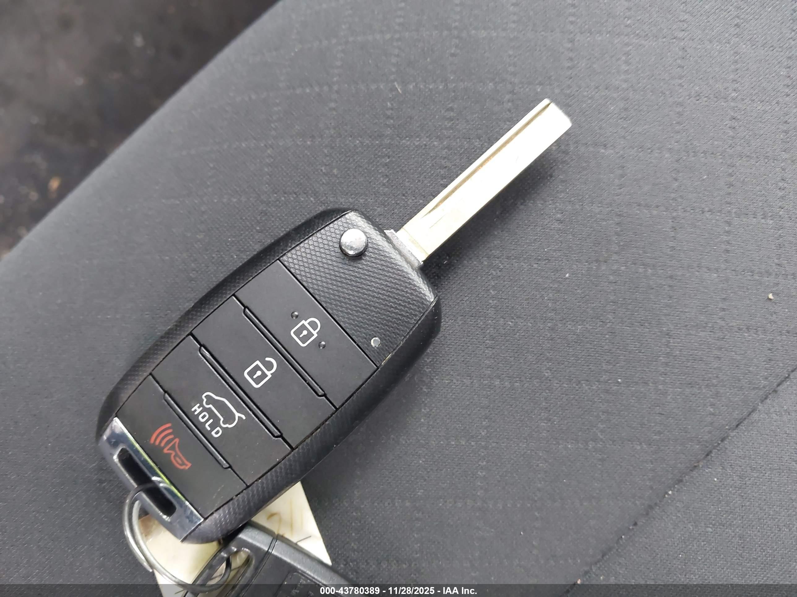 KIA SORENTO image 11