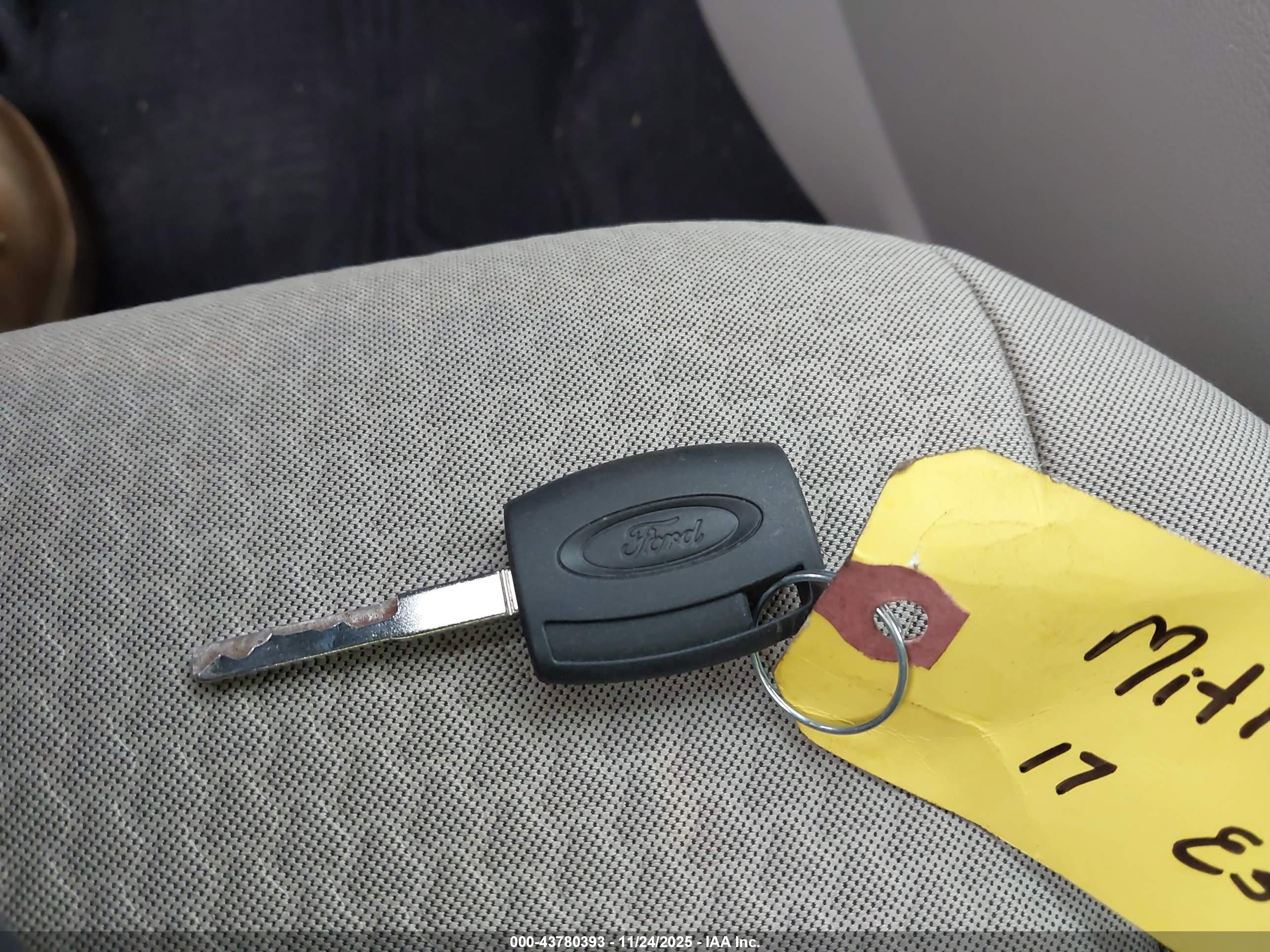 FORD ESCAPE image 11