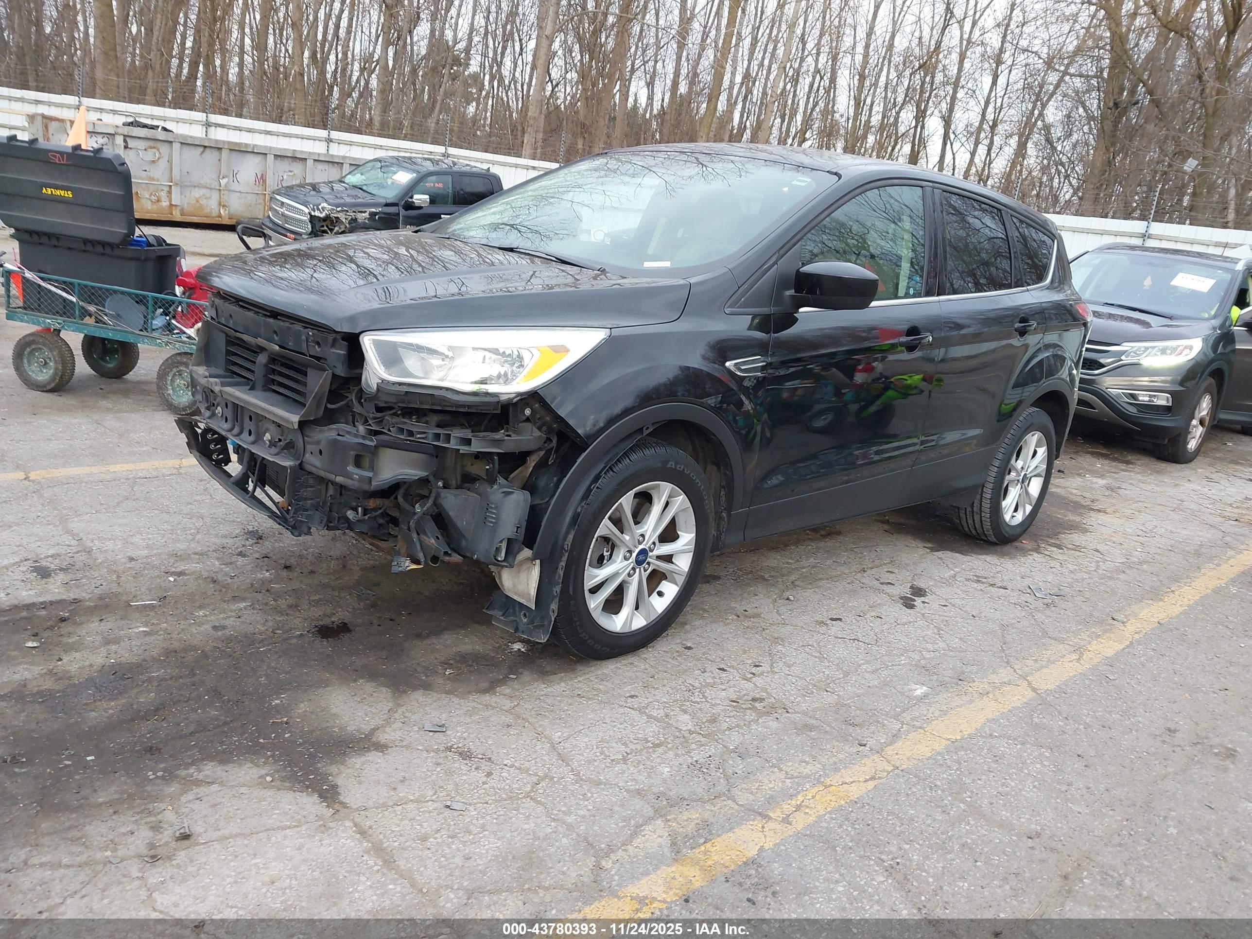 FORD ESCAPE image 2