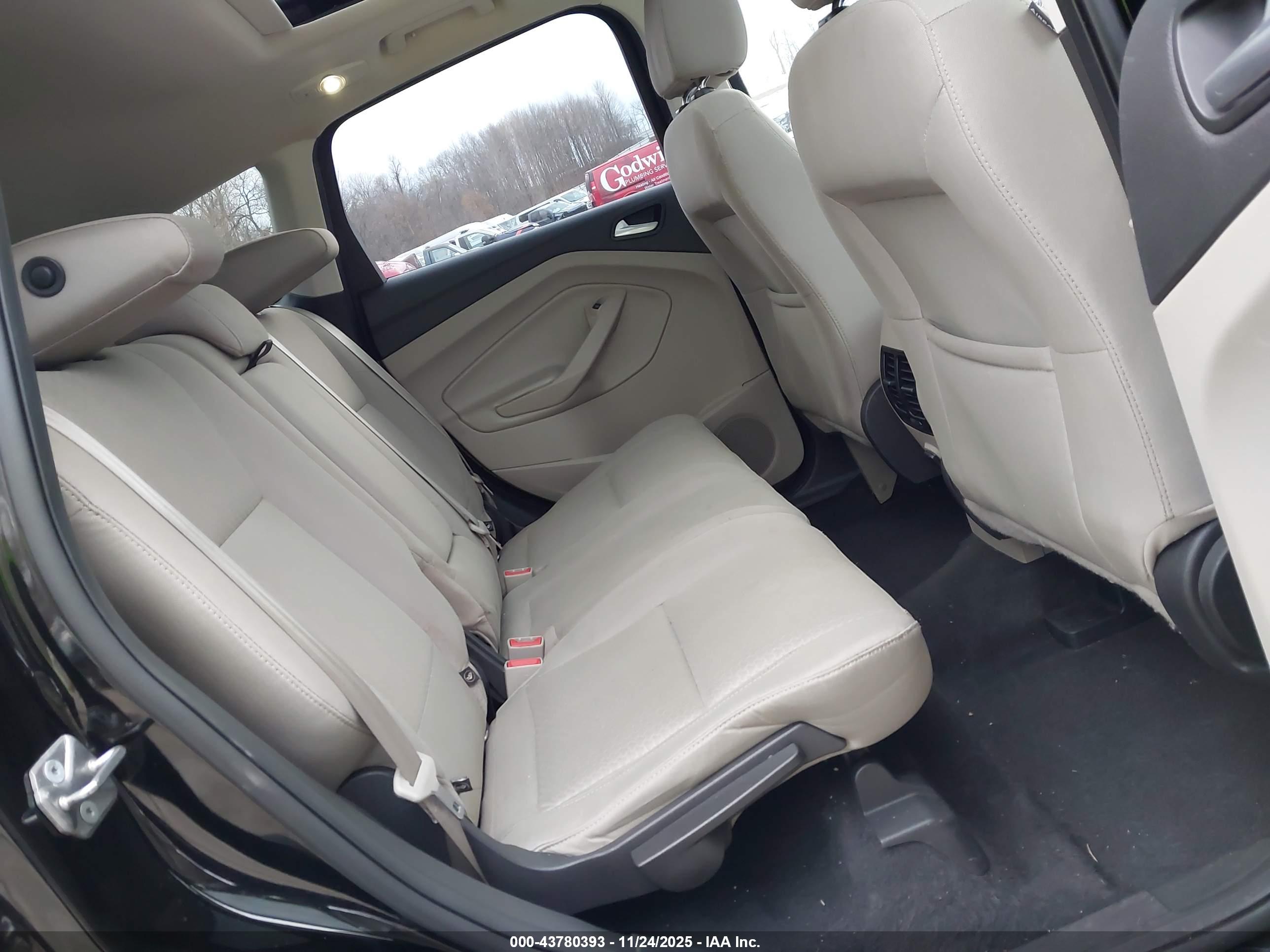 FORD ESCAPE image 8