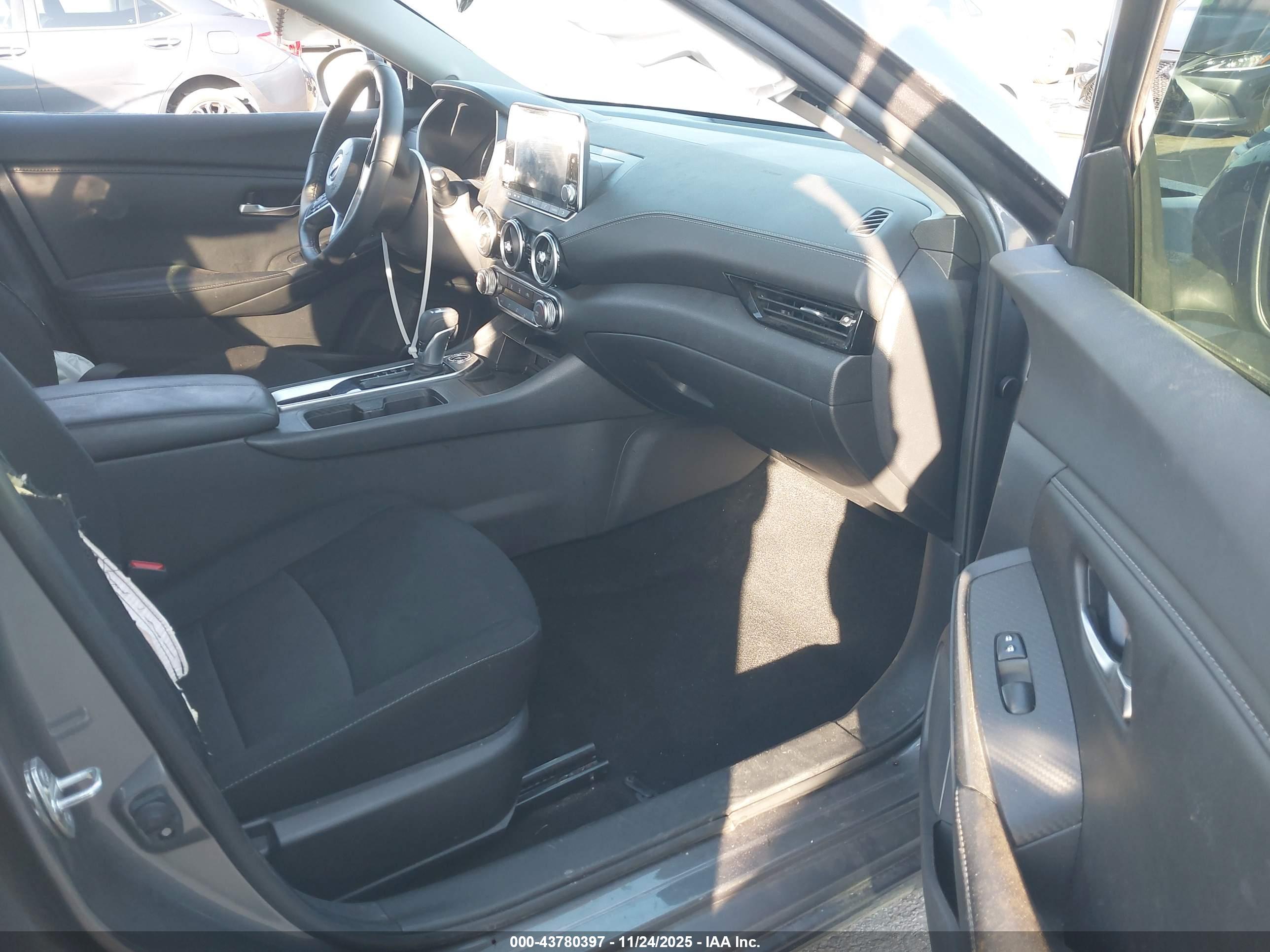 NISSAN SENTRA image 5