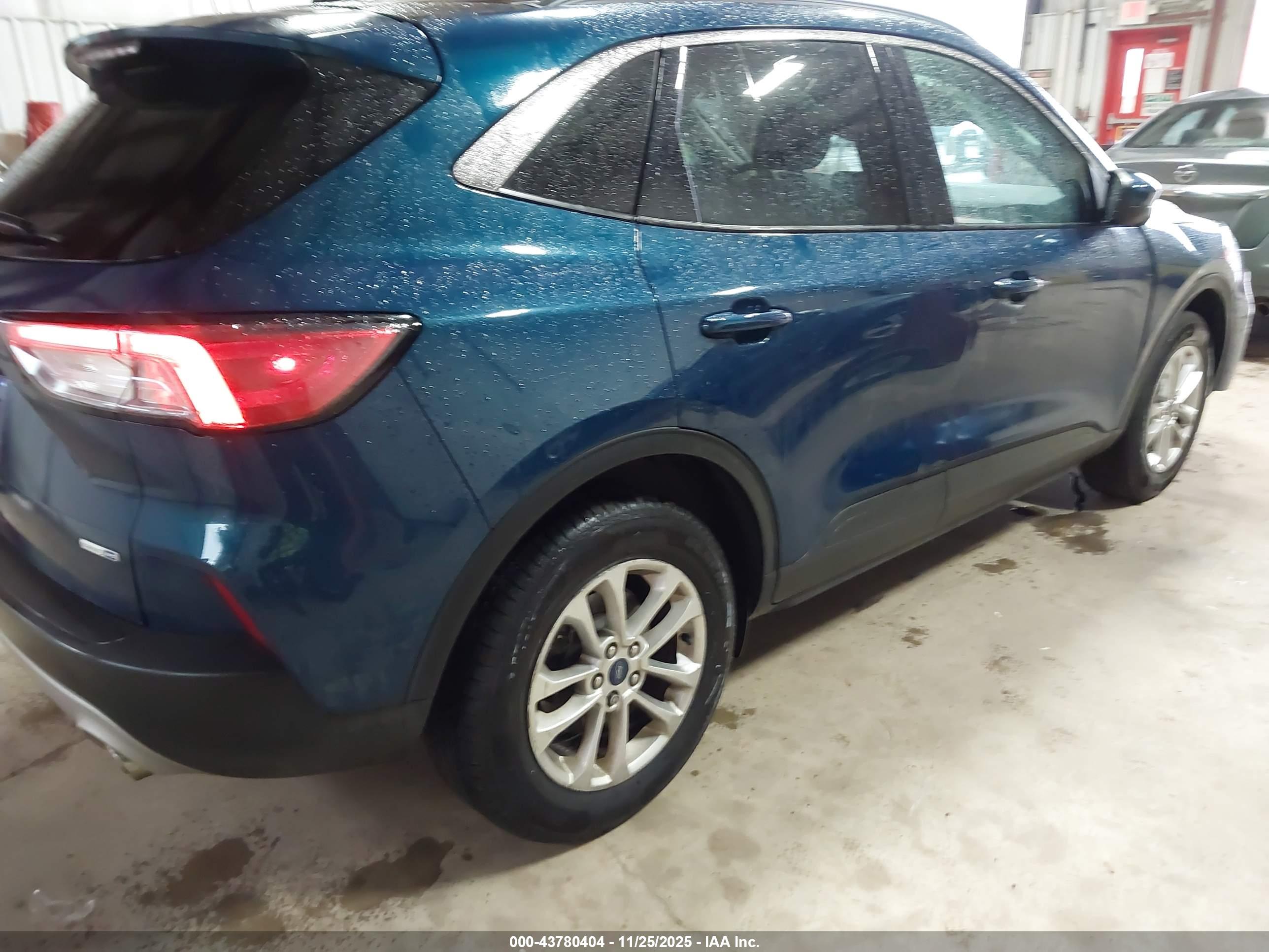 FORD ESCAPE image 4