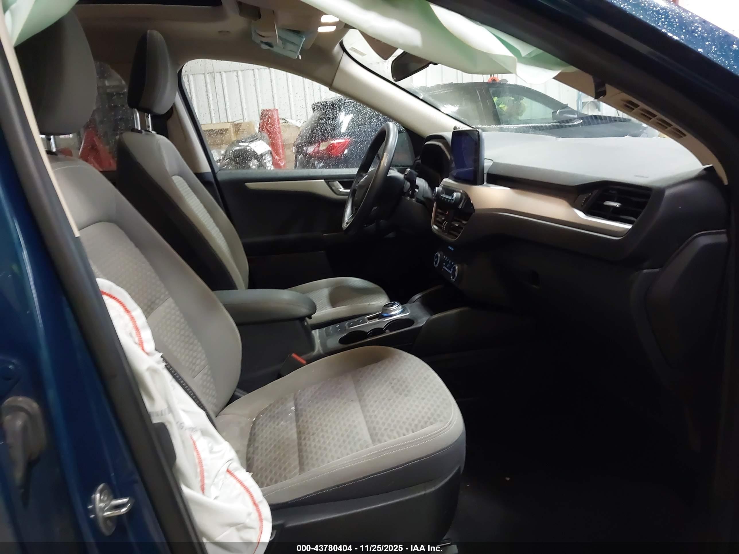 FORD ESCAPE image 5