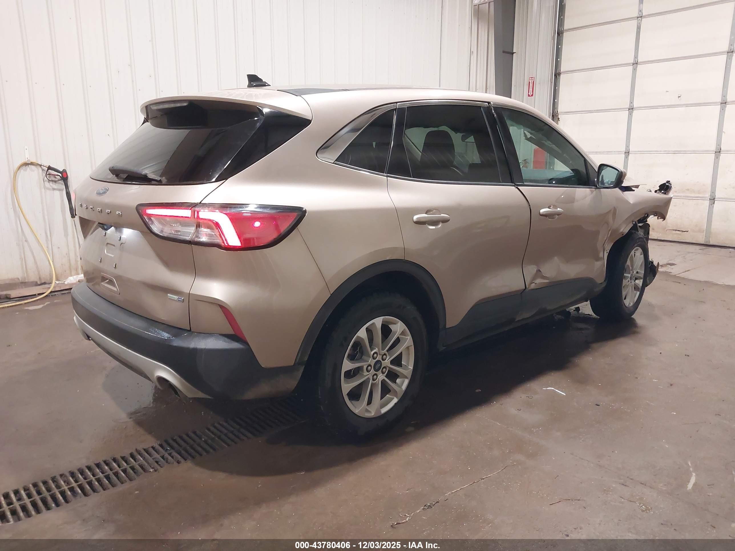 FORD ESCAPE image 4