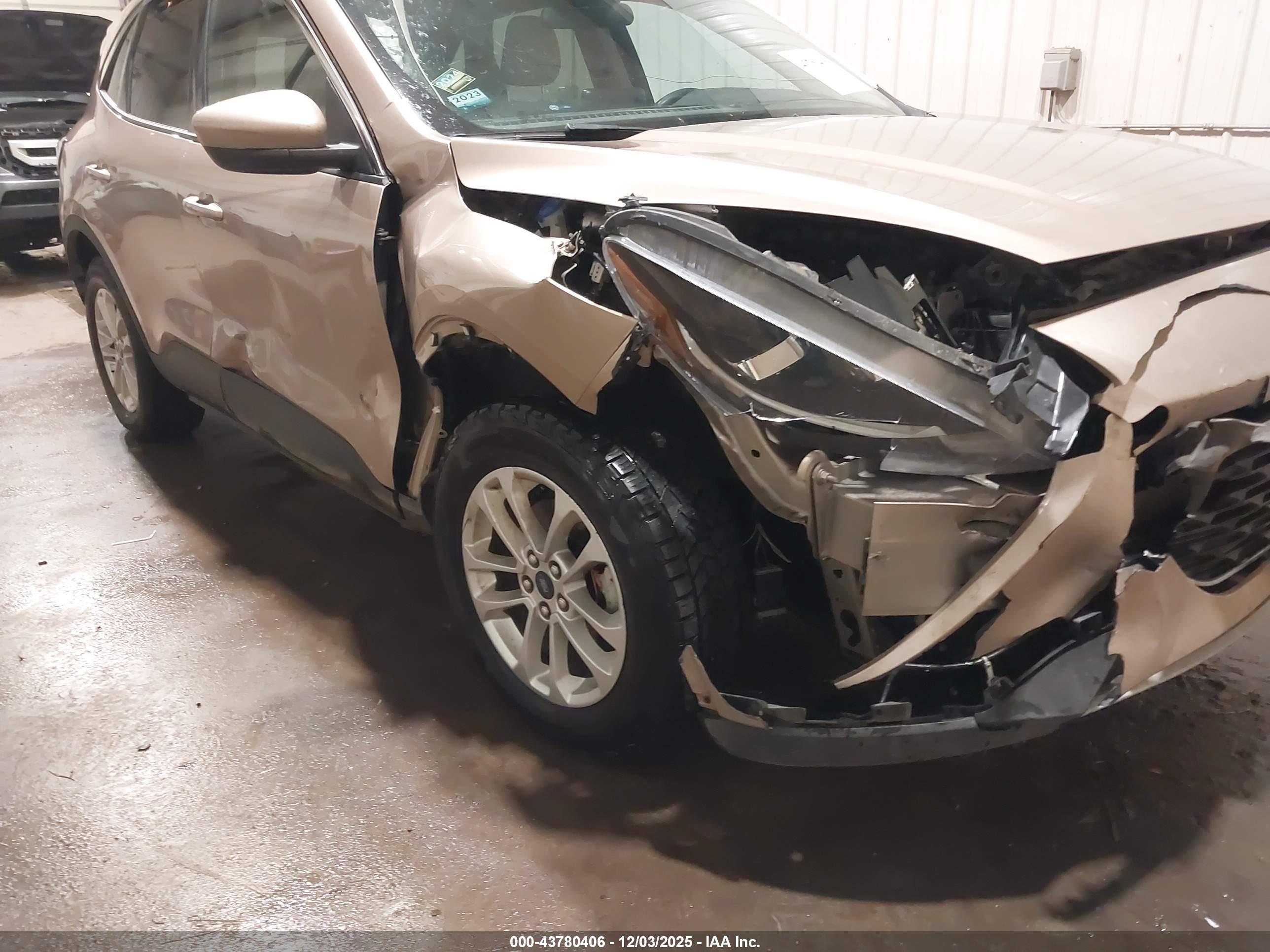 FORD ESCAPE image 6