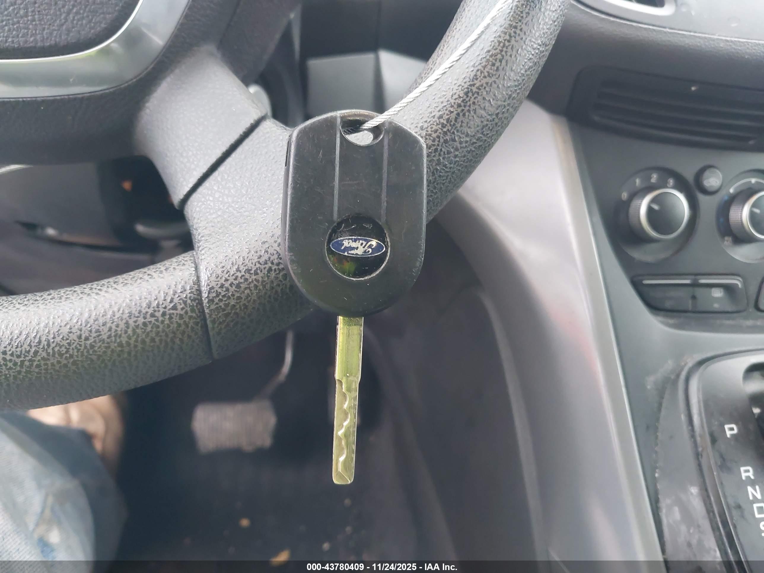FORD ESCAPE image 11