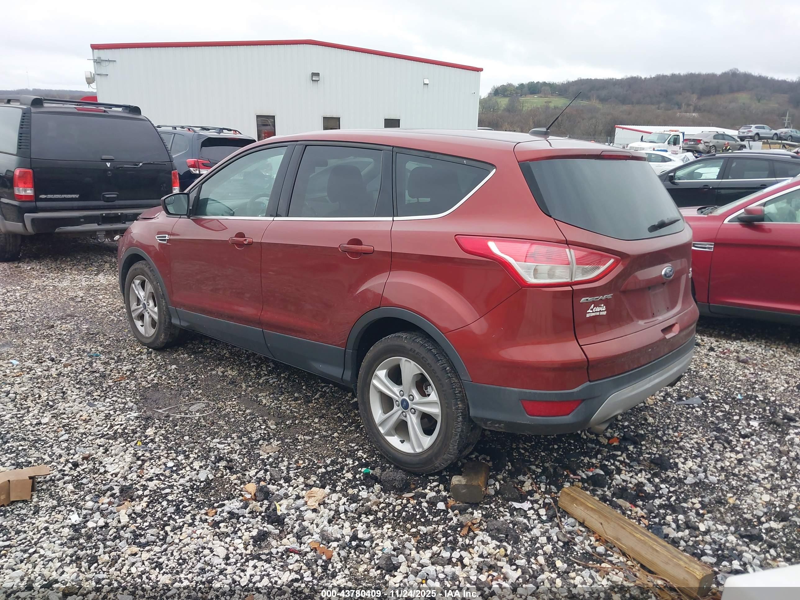 FORD ESCAPE image 3
