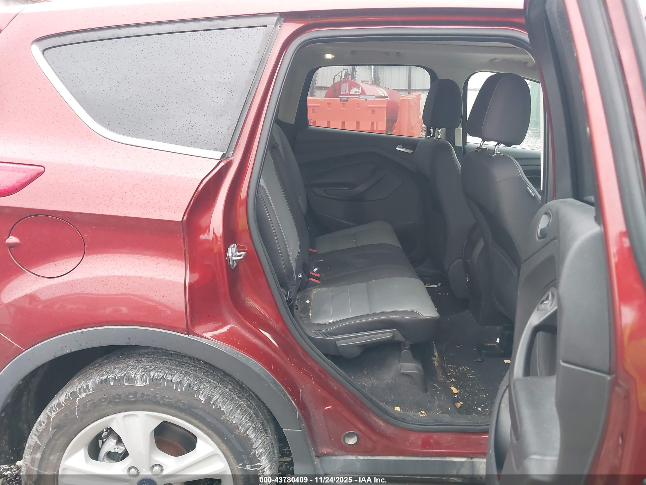 FORD ESCAPE image 8