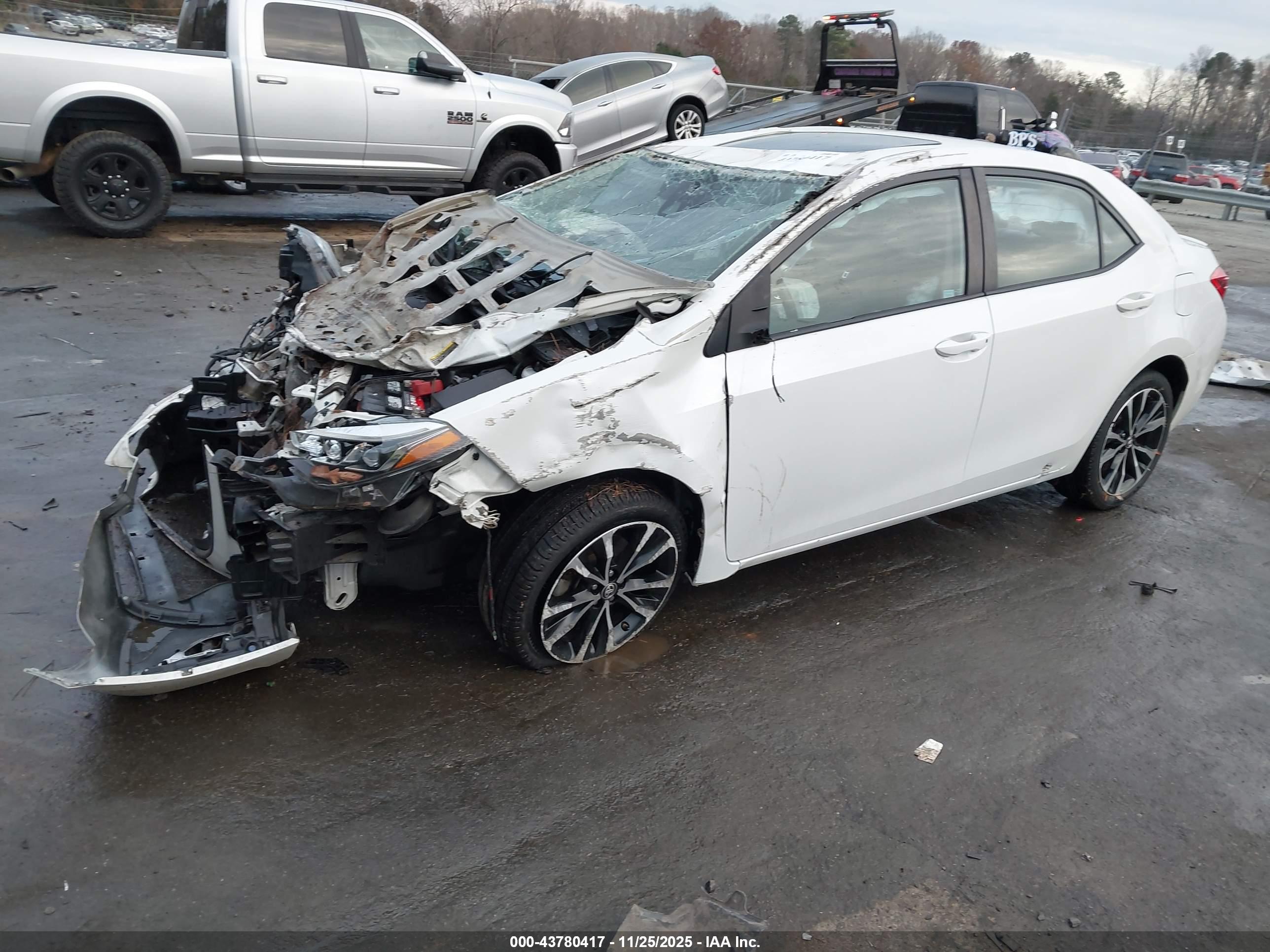 TOYOTA COROLLA image 2