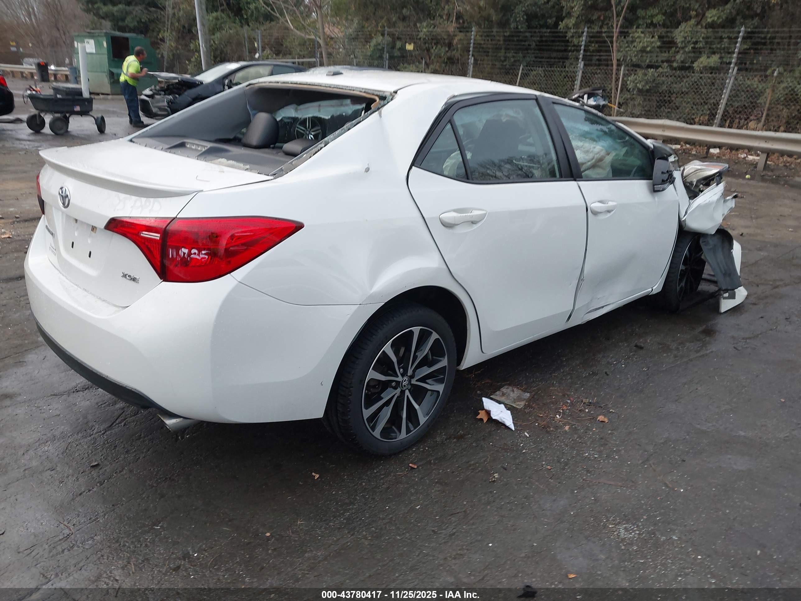 TOYOTA COROLLA image 4