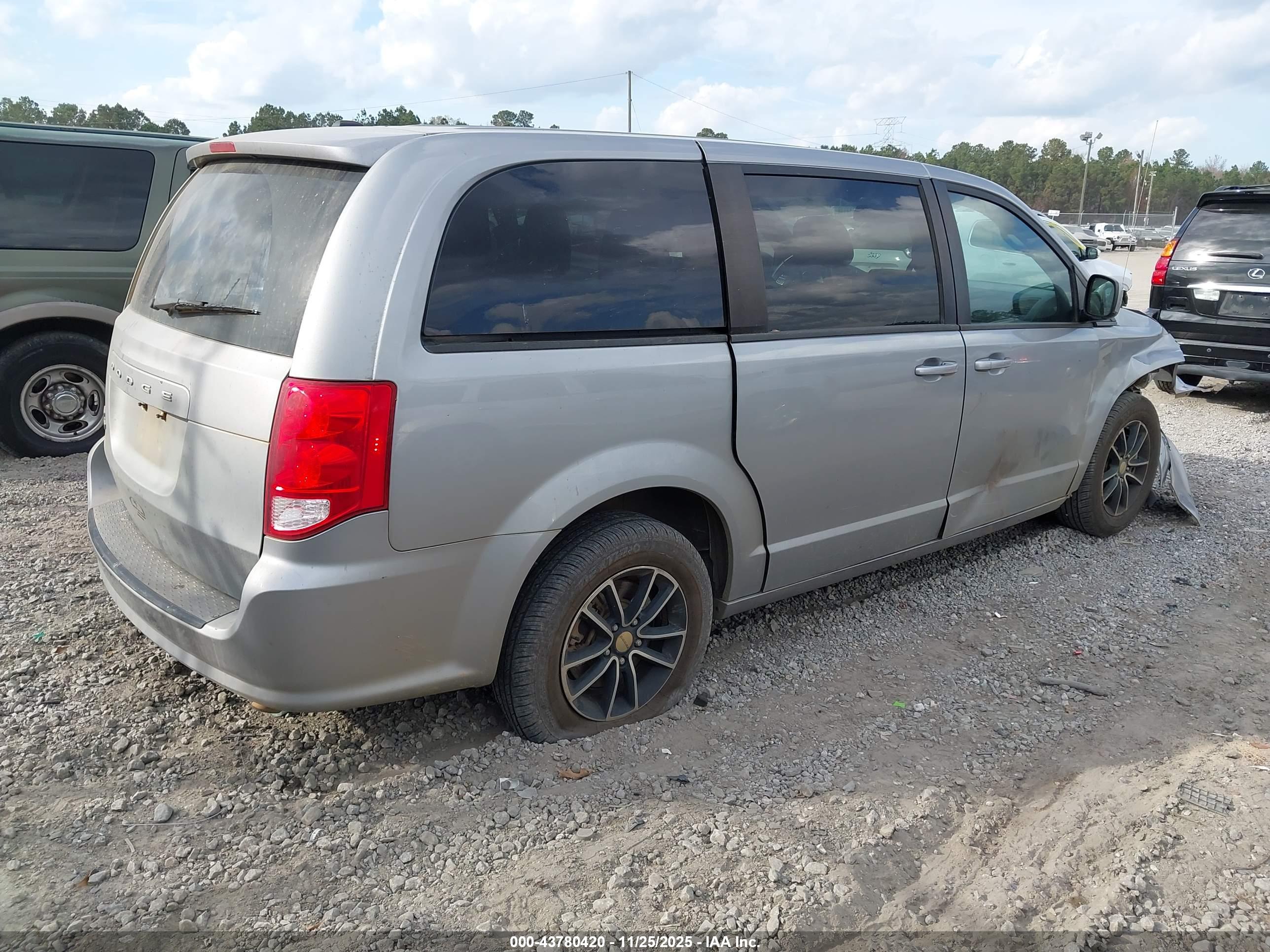 DODGE GRAND image 4