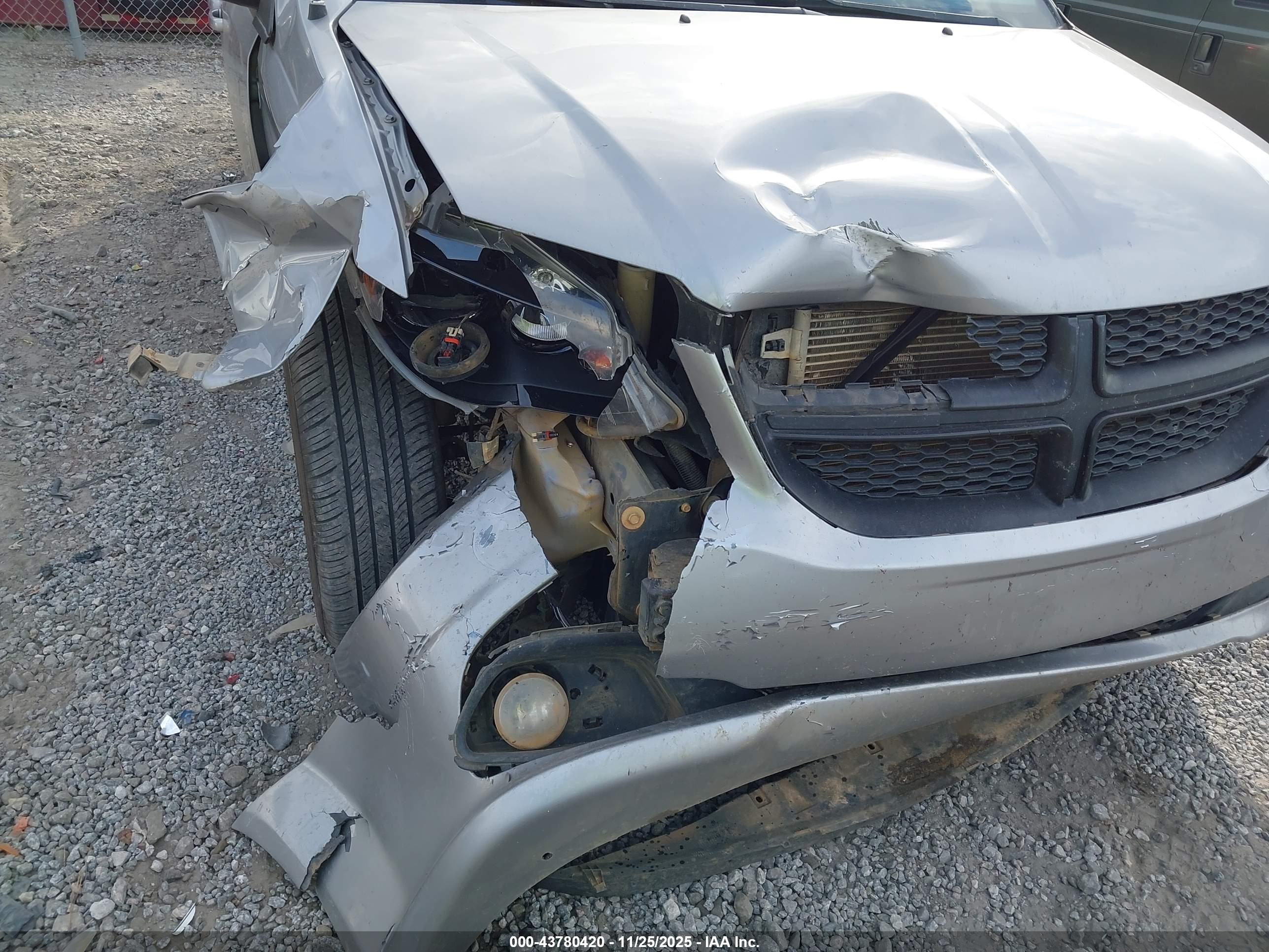 DODGE GRAND image 6
