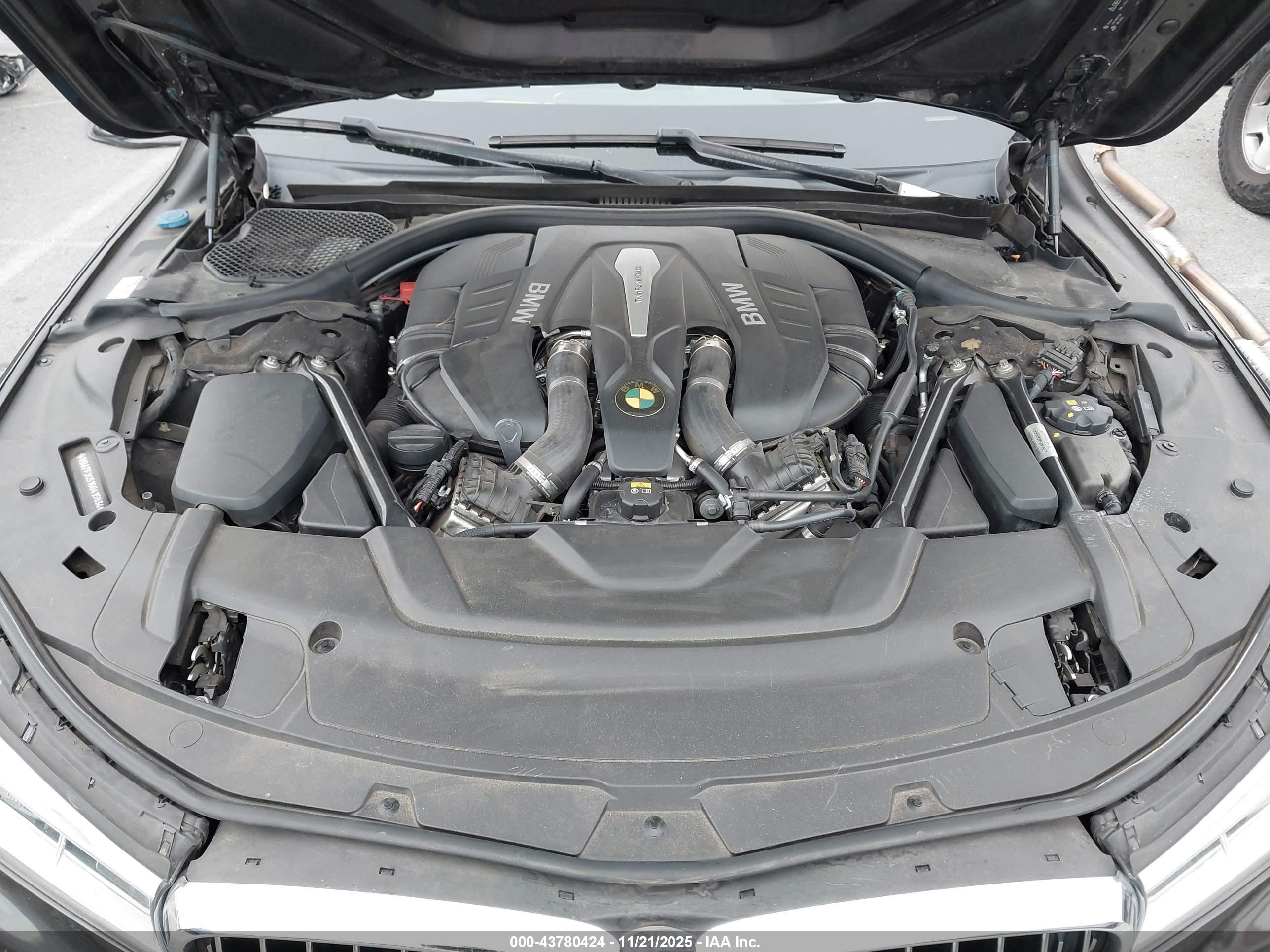 BMW 750I image 10
