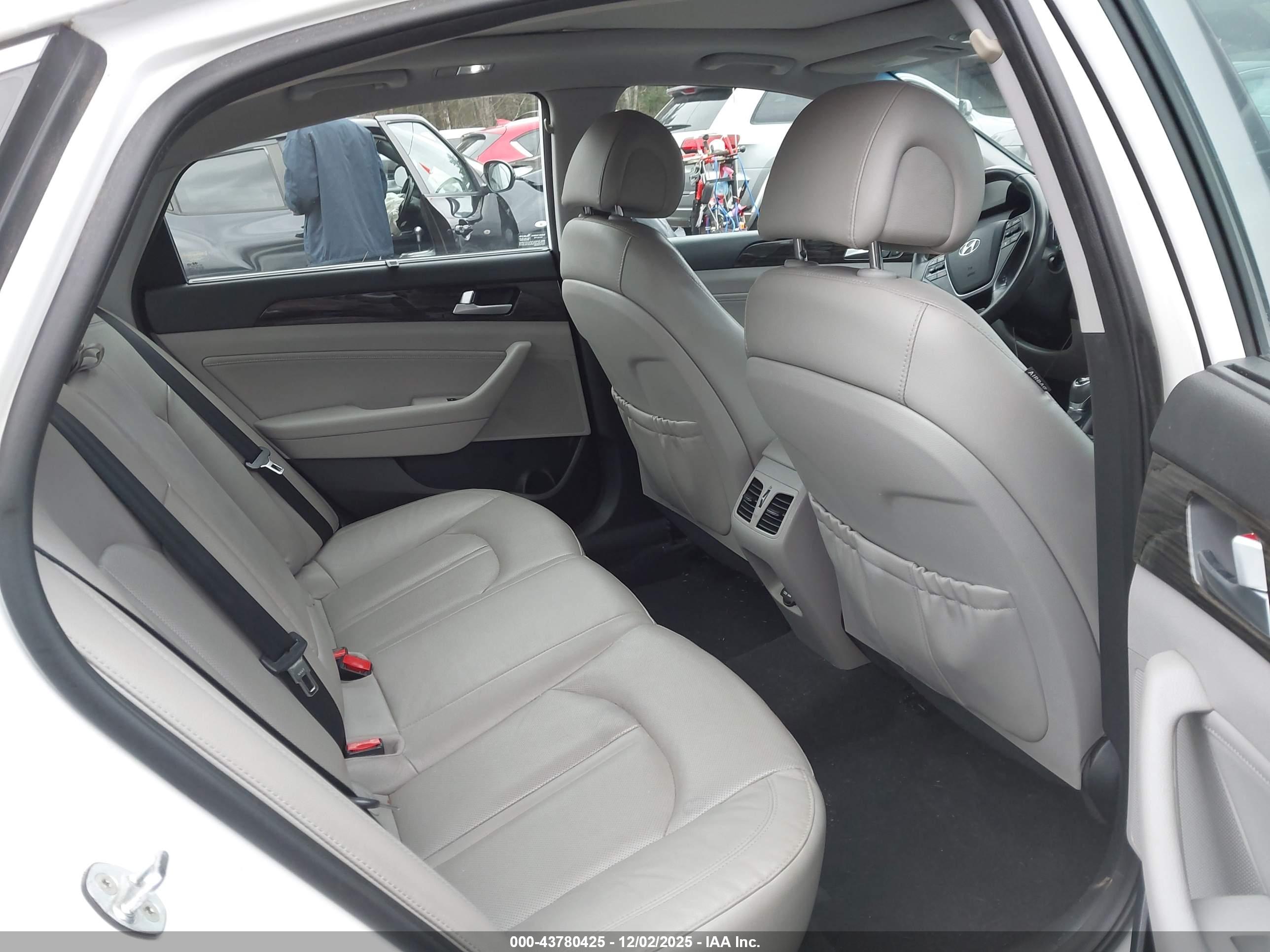HYUNDAI SONATA image 8
