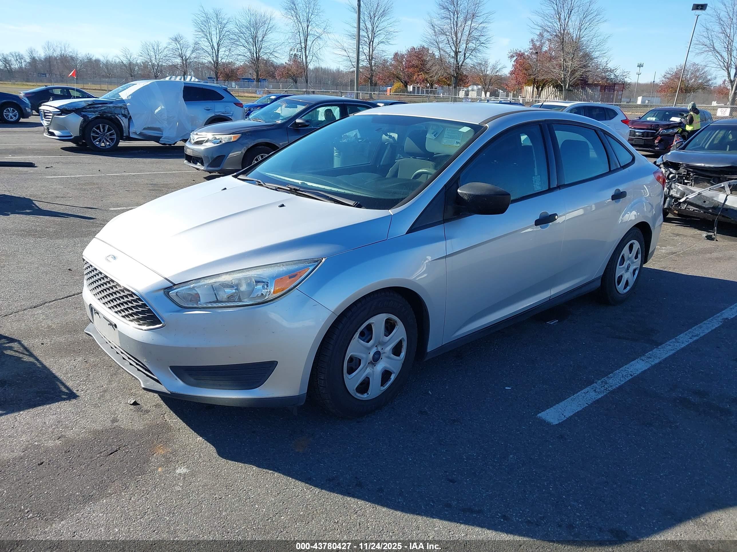 FORD FOCUS image 2