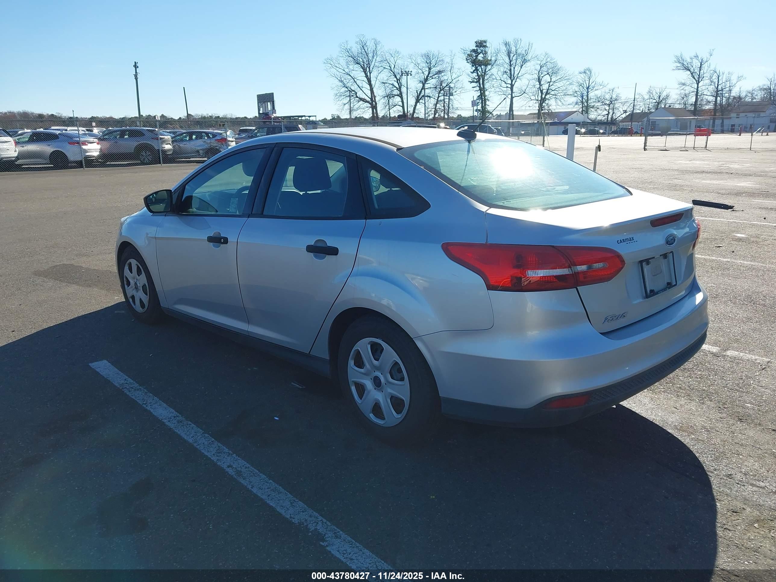 FORD FOCUS image 3