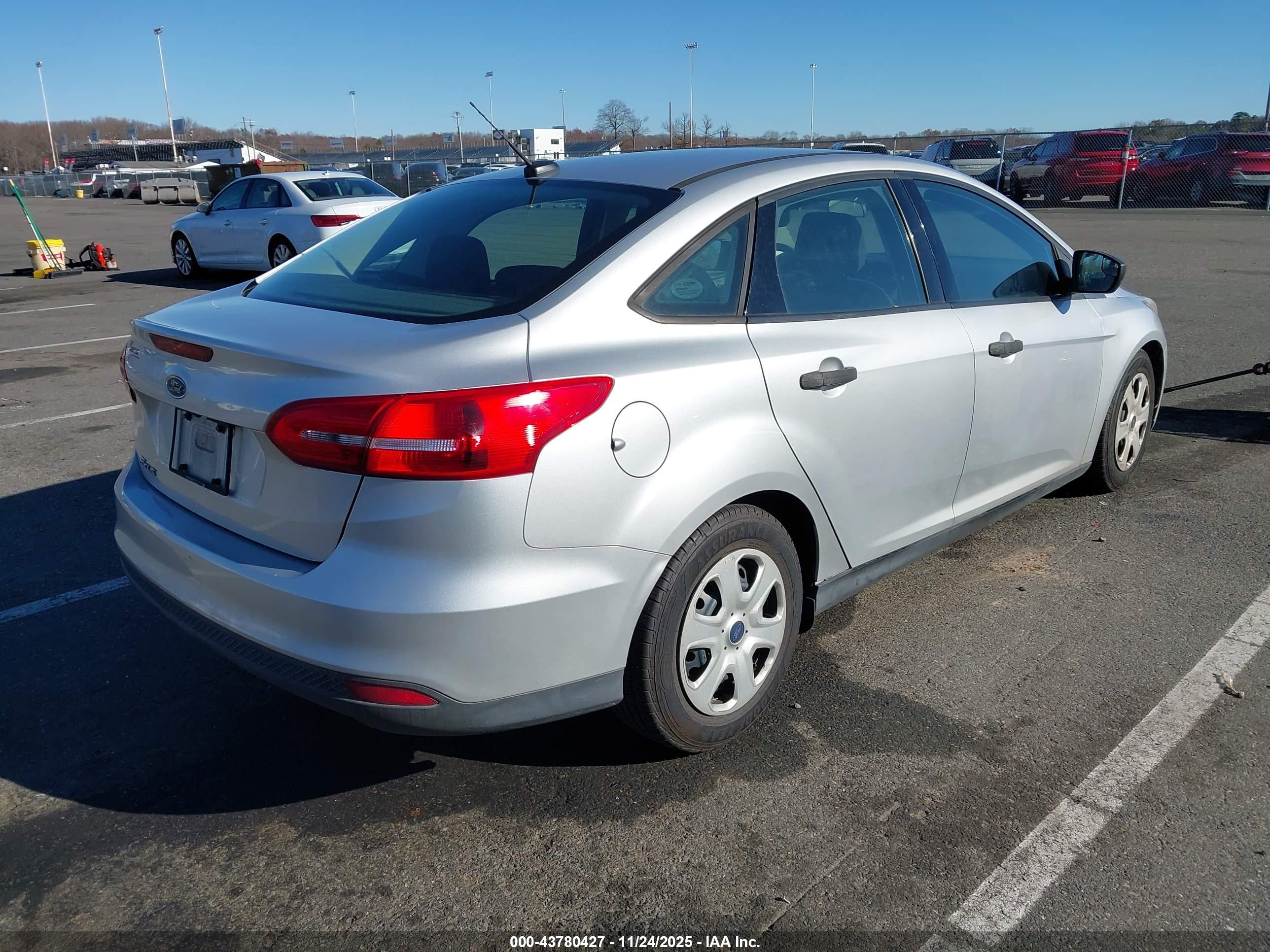 FORD FOCUS image 4