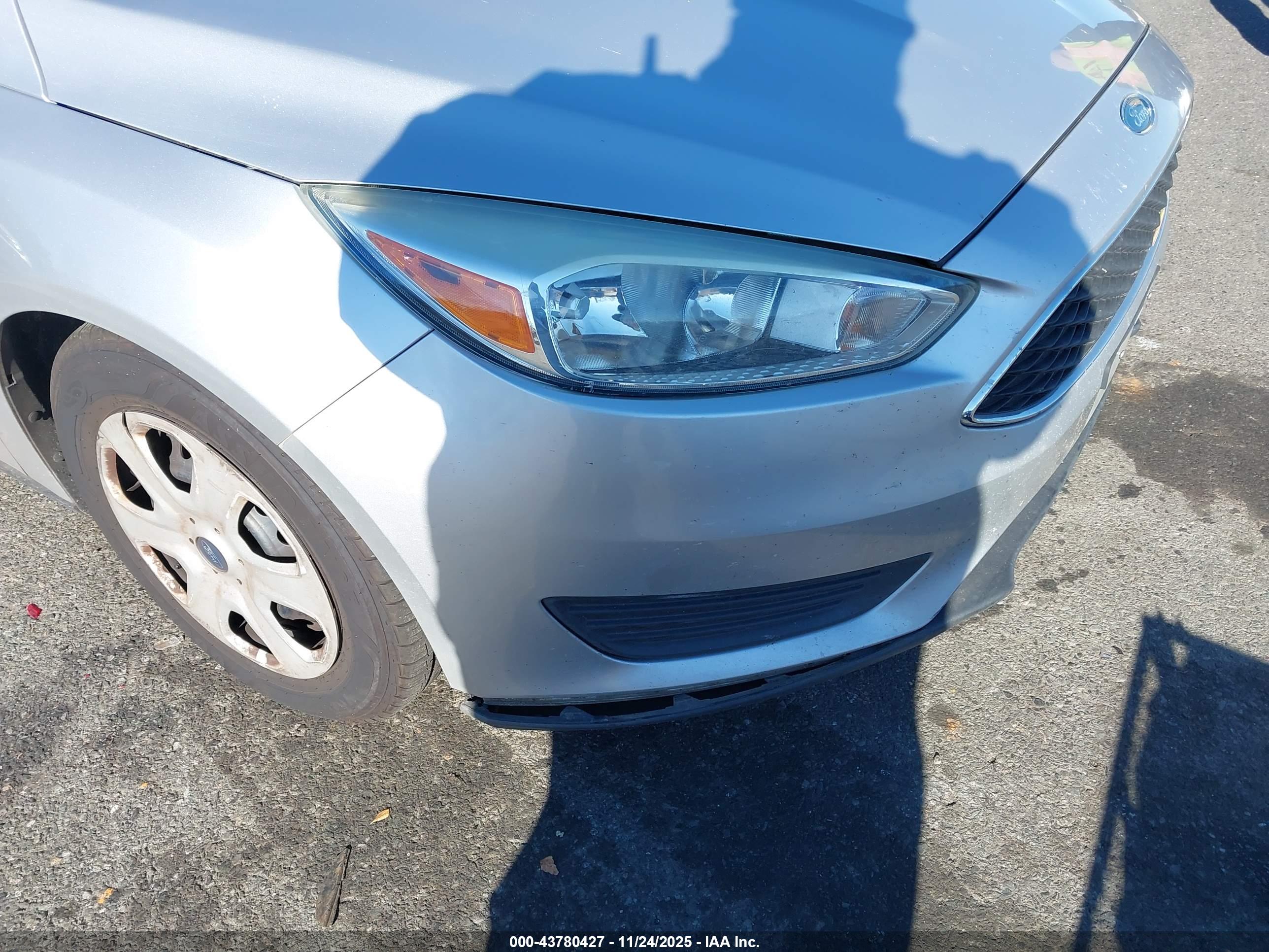 FORD FOCUS image 6