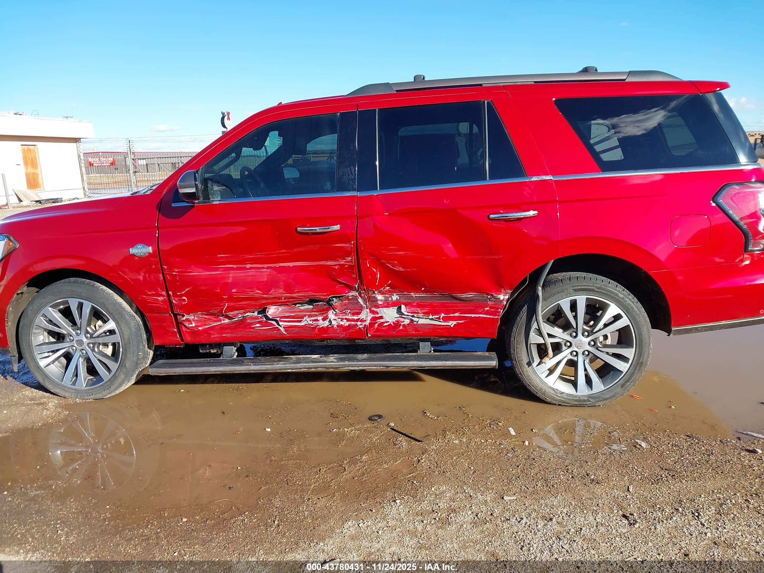 FORD EXPEDITION image 6