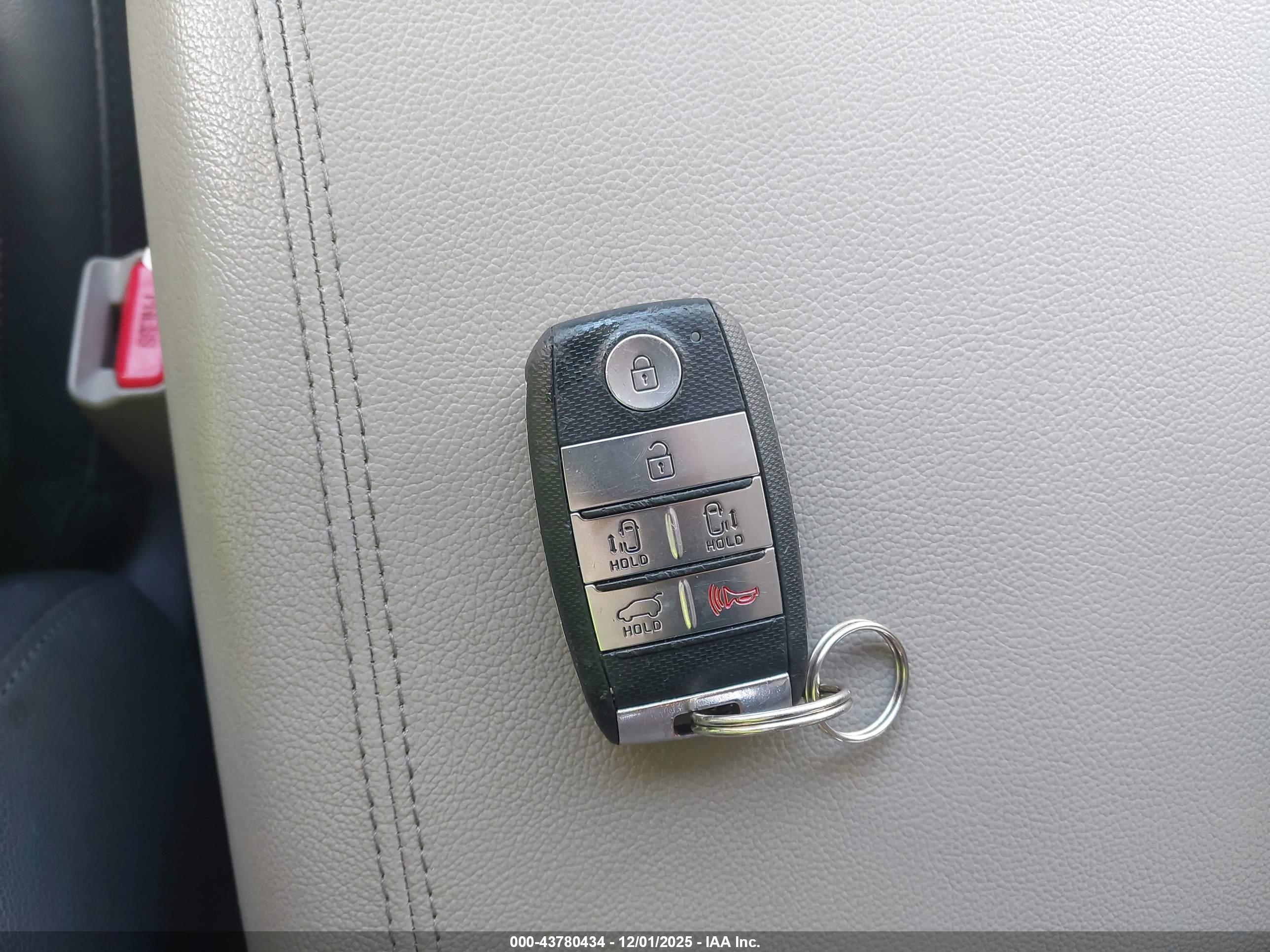 KIA SEDONA image 11