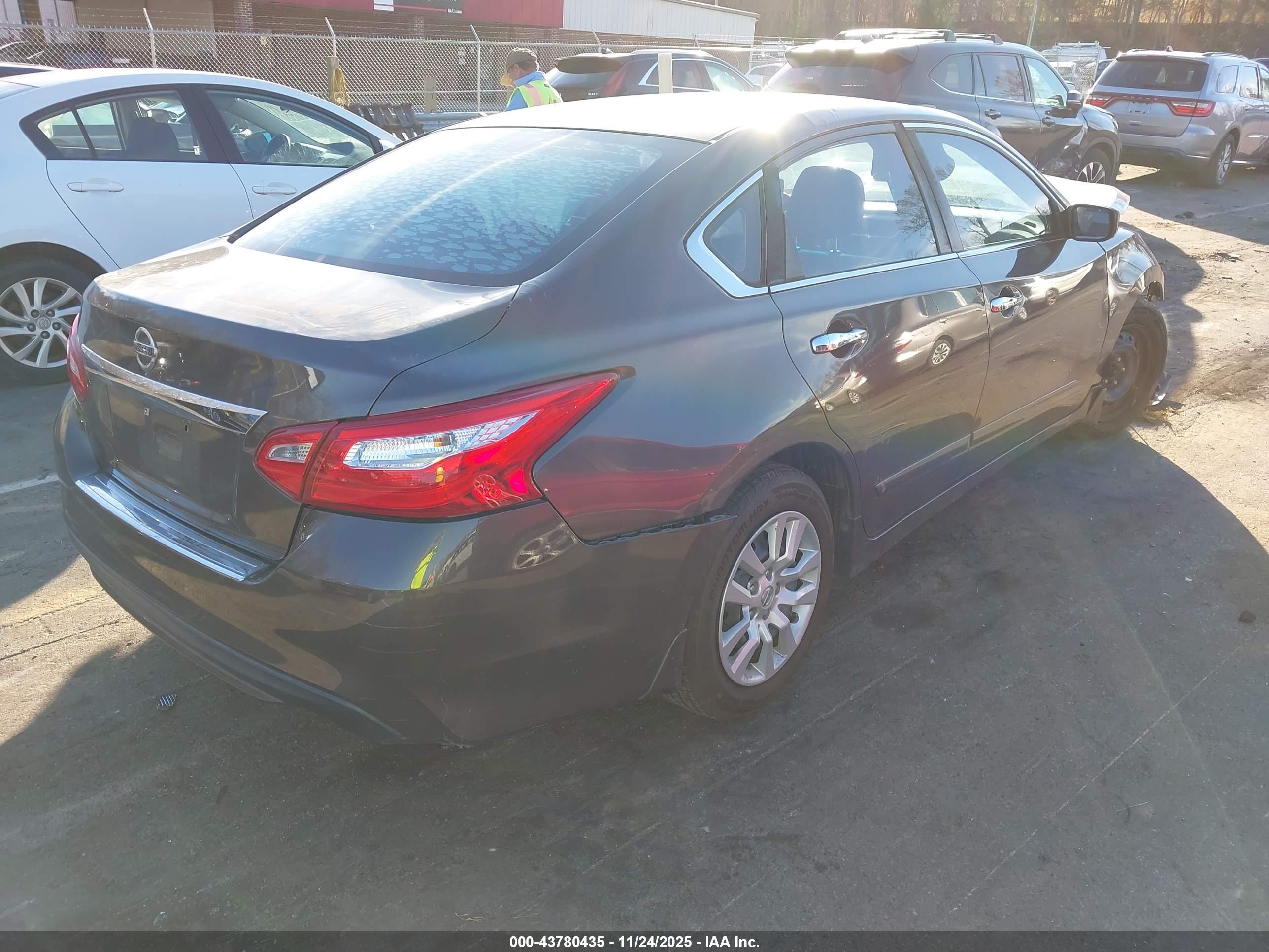 NISSAN ALTIMA image 4