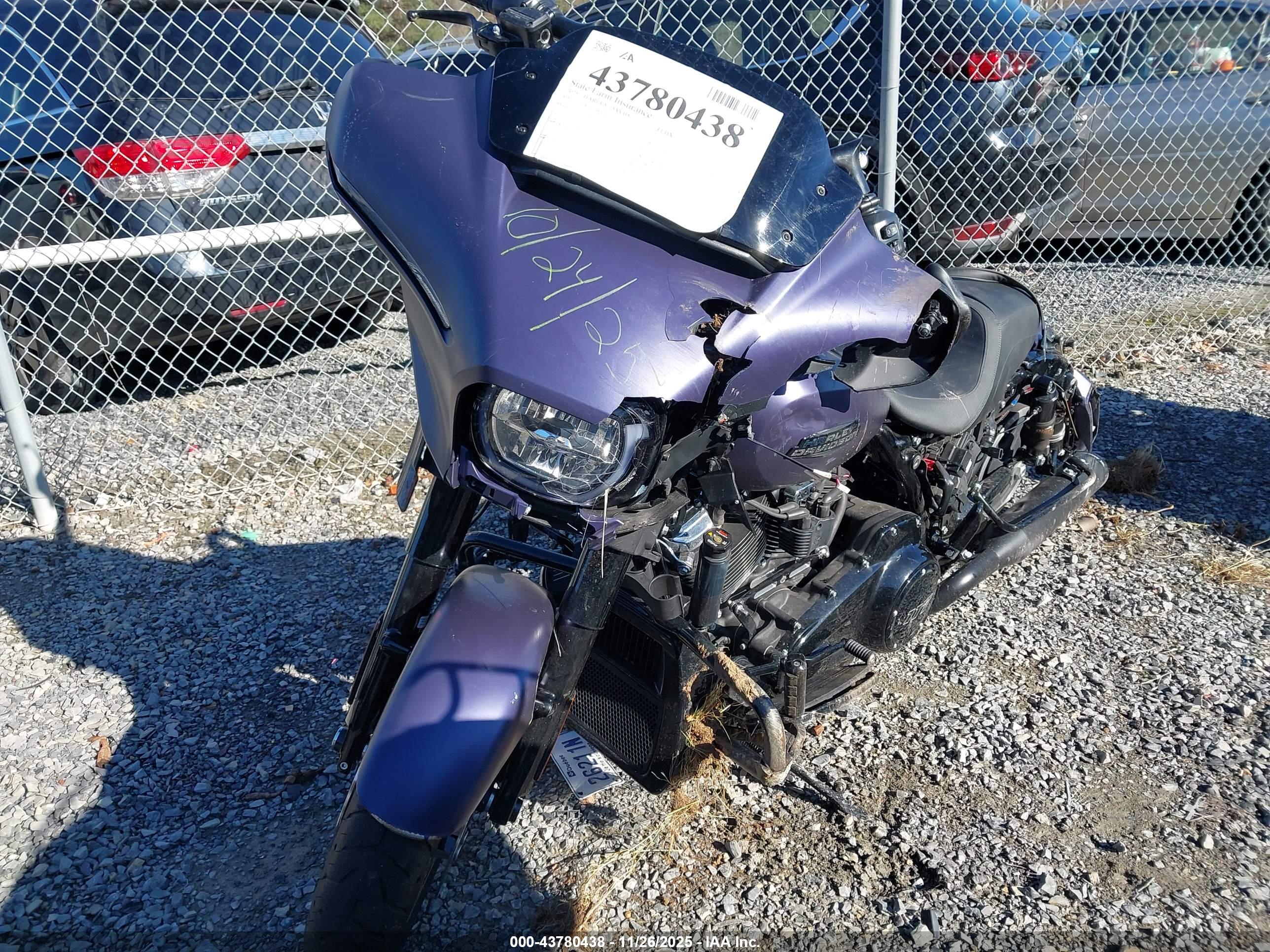 HARLEY-DAVIDSON FLHX image 2