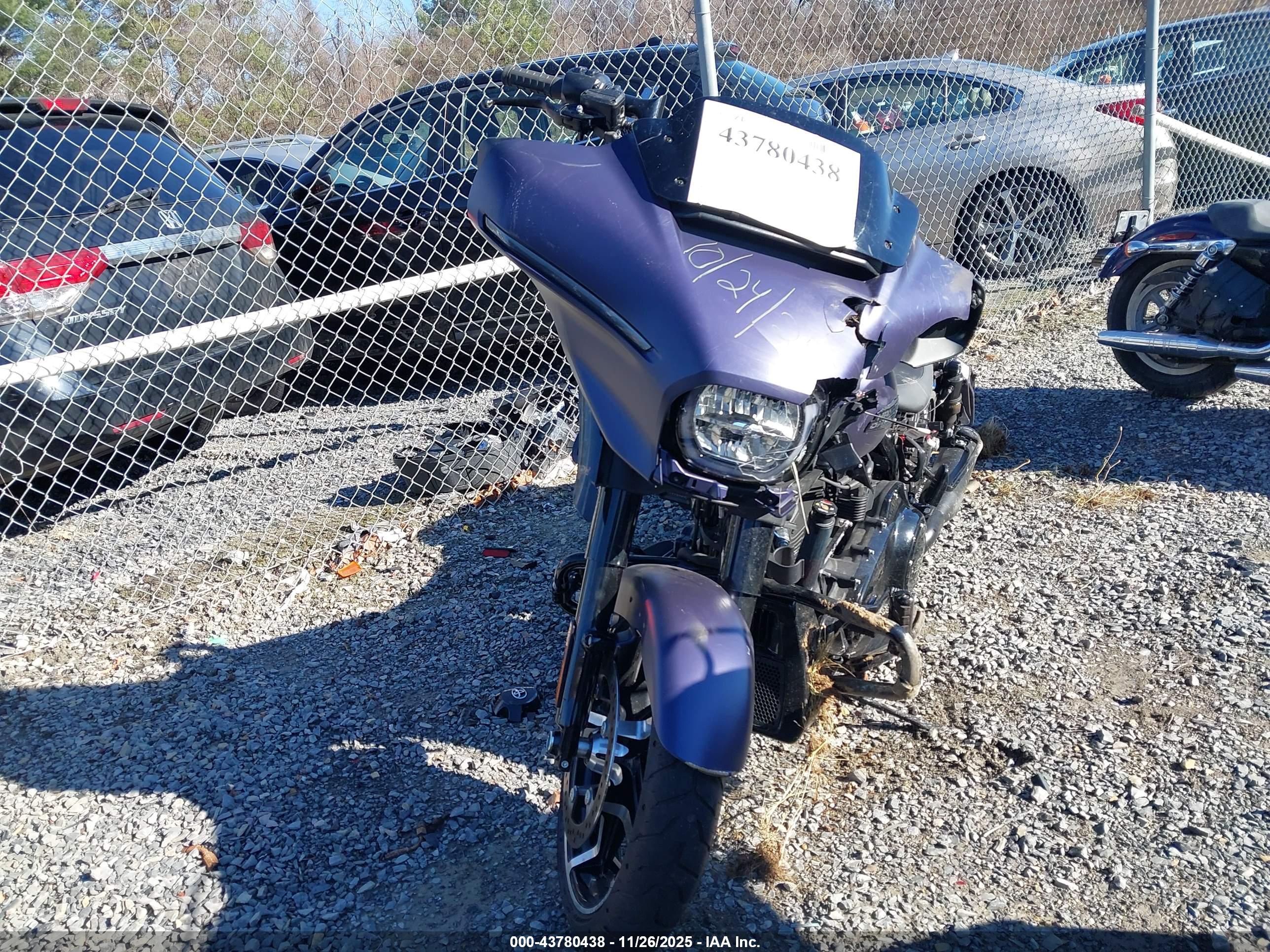 HARLEY-DAVIDSON FLHX image 5