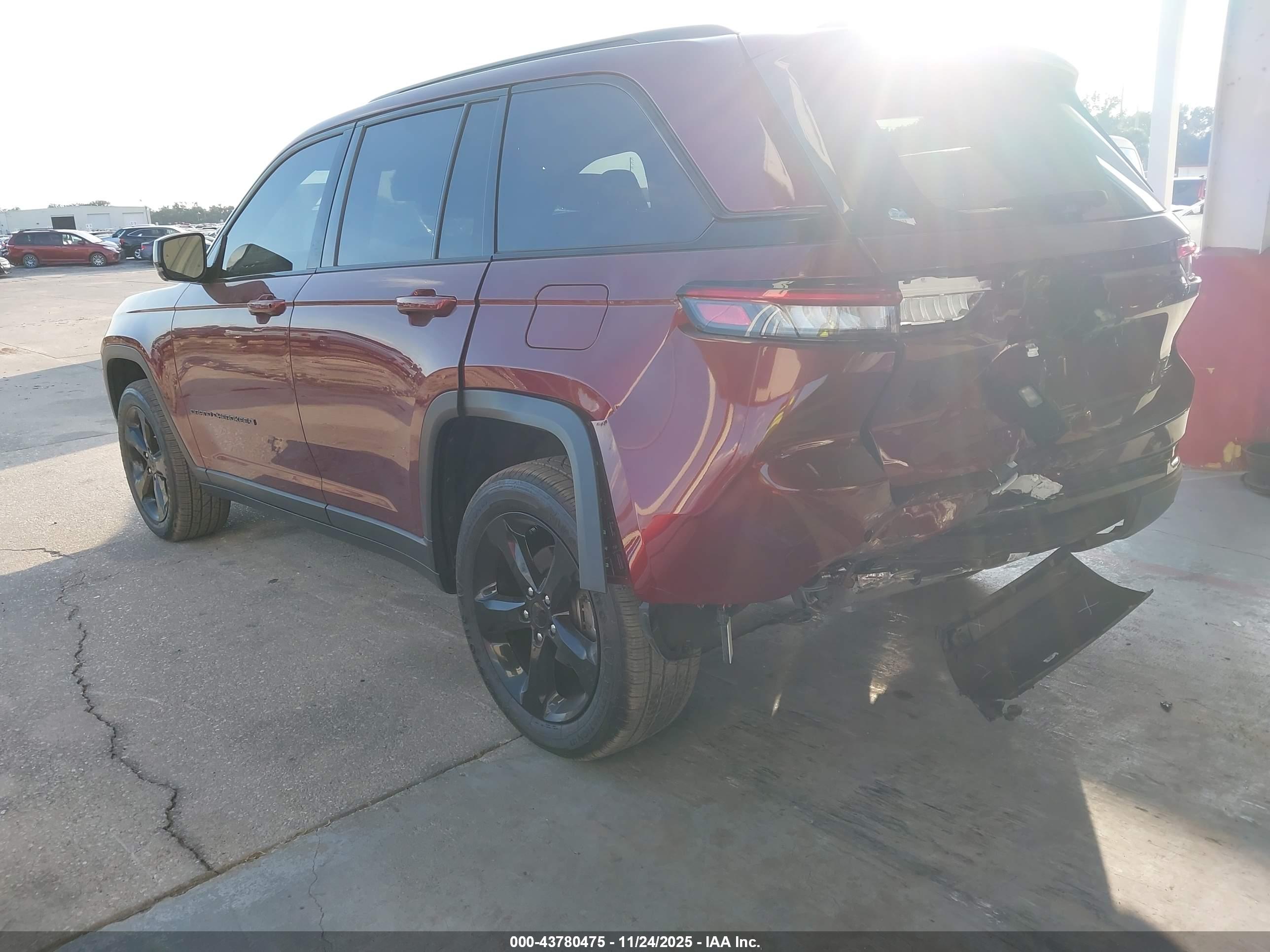 JEEP GRAND image 3