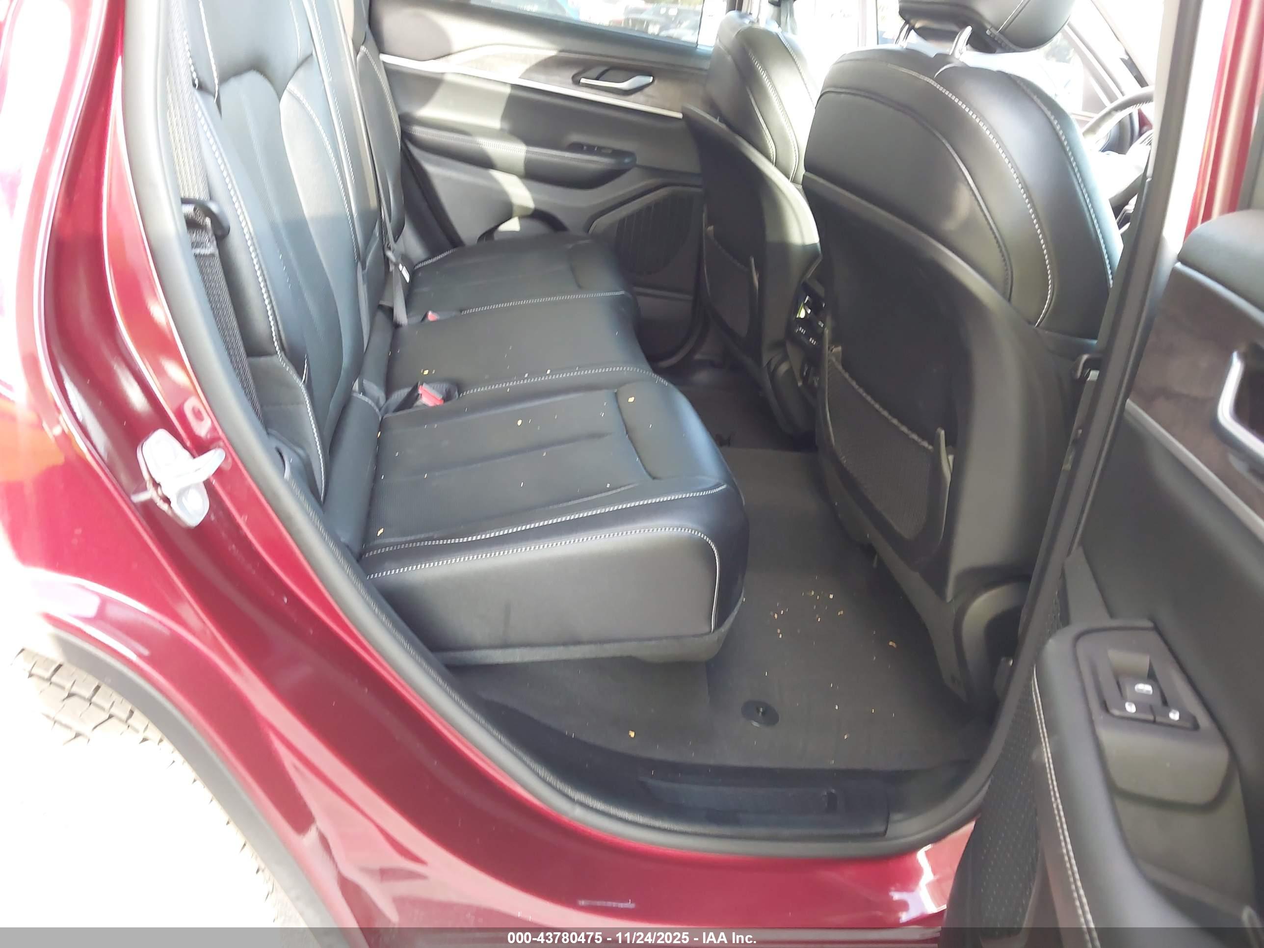 JEEP GRAND image 8