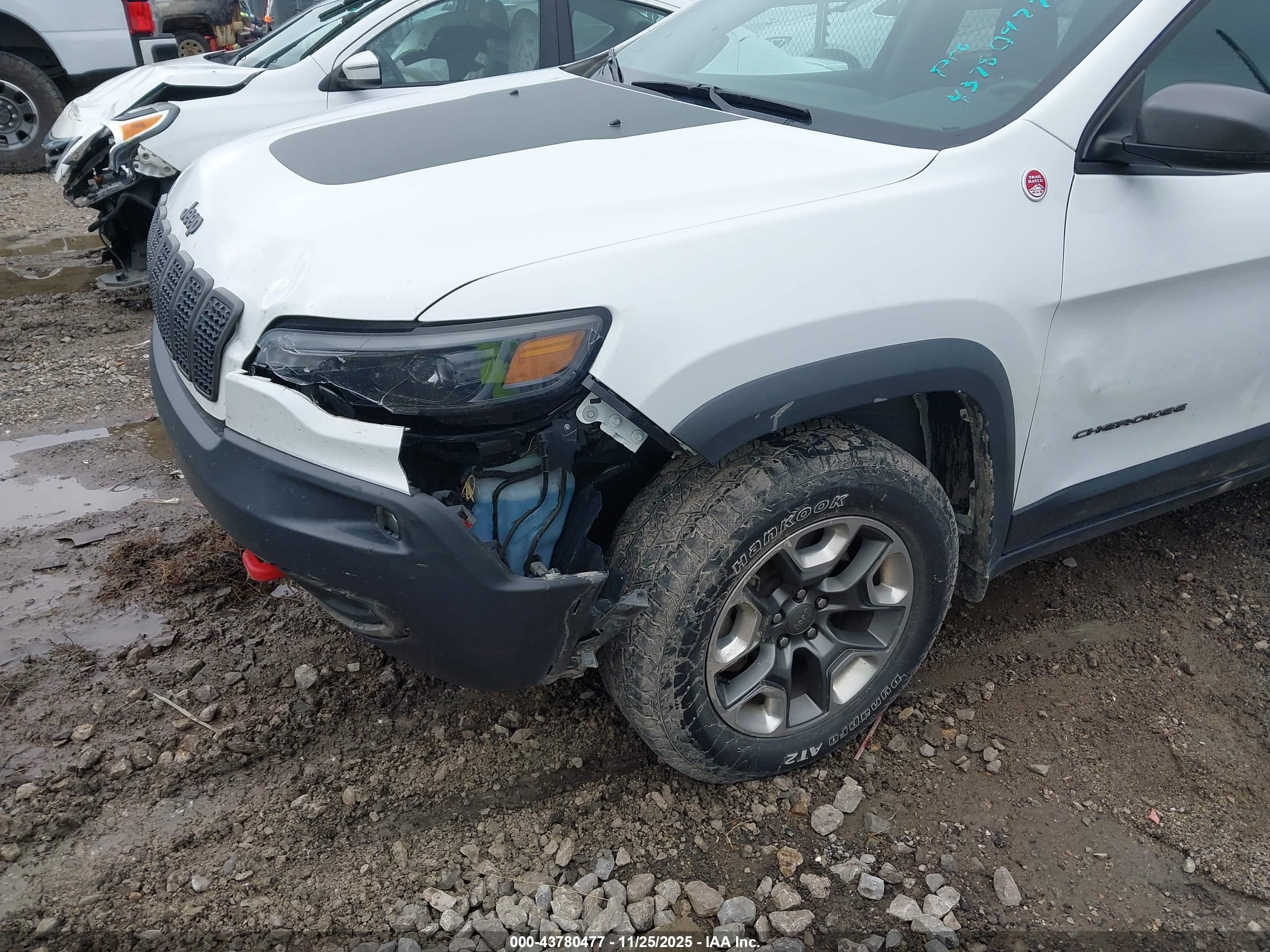 JEEP CHEROKEE image 6