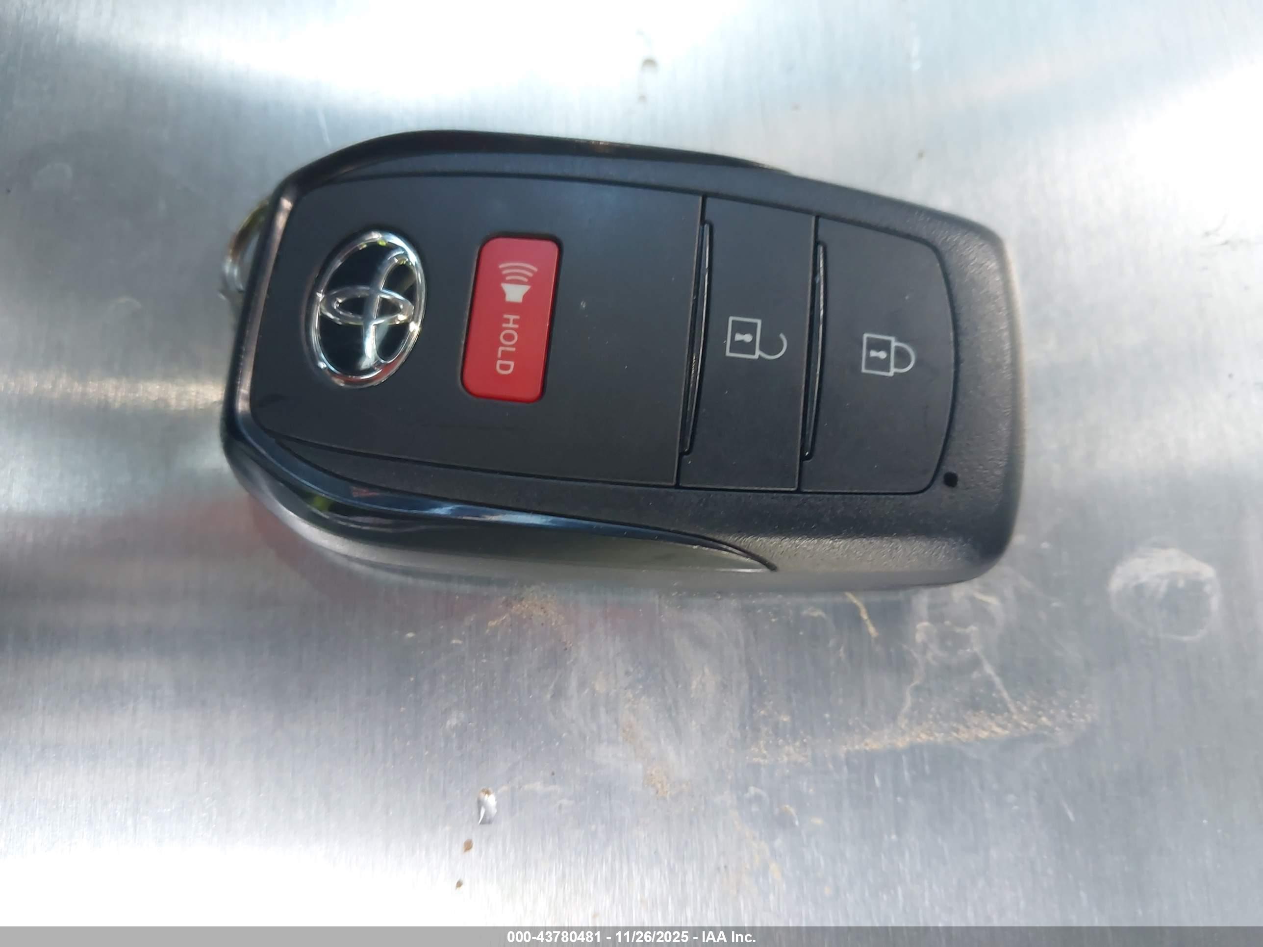 TOYOTA 4RUNNER image 11