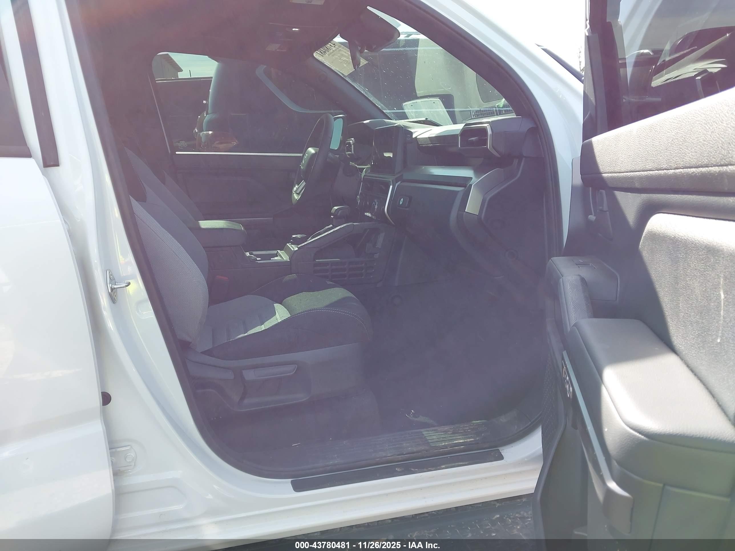 TOYOTA 4RUNNER image 5
