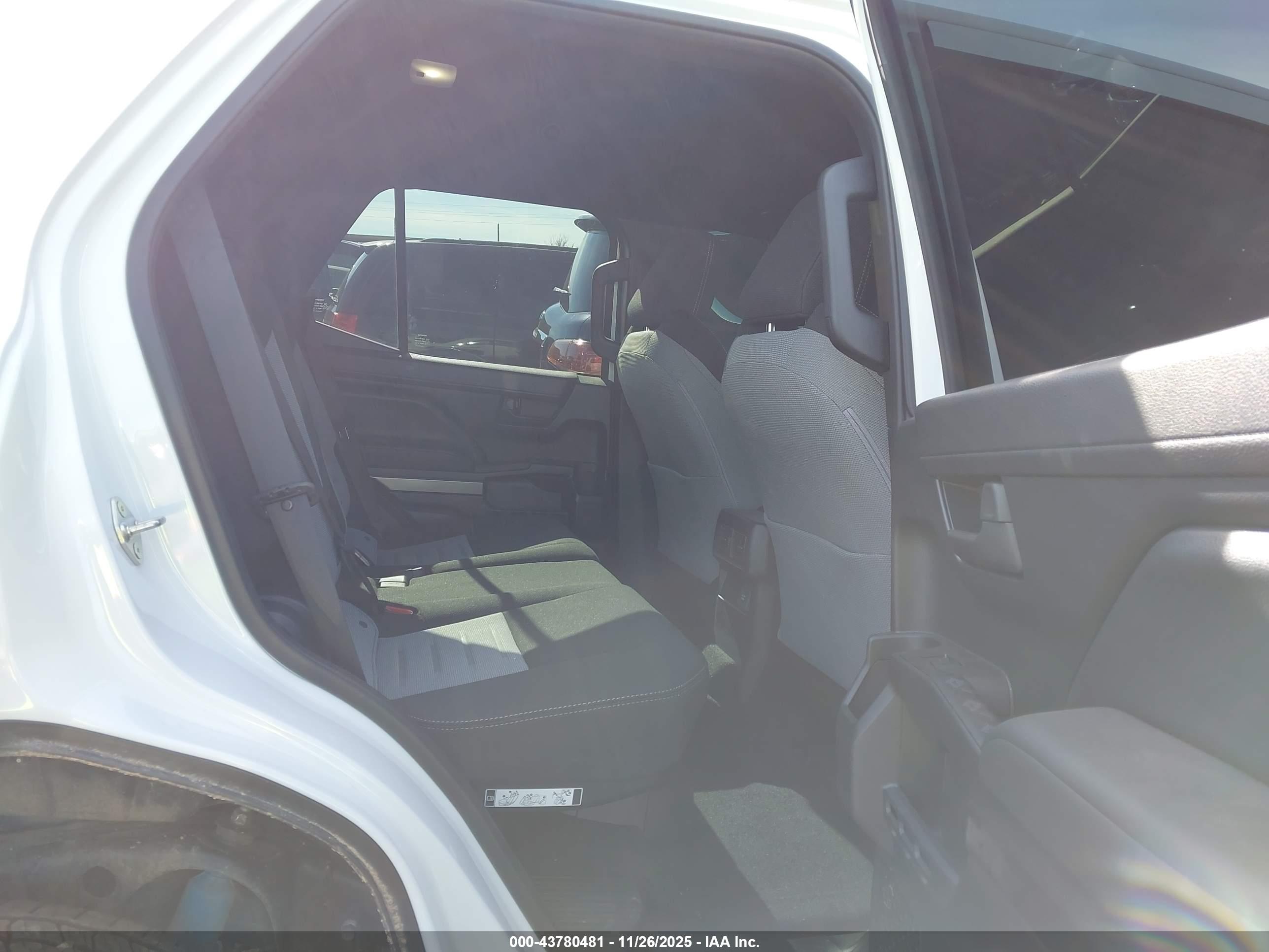 TOYOTA 4RUNNER image 8
