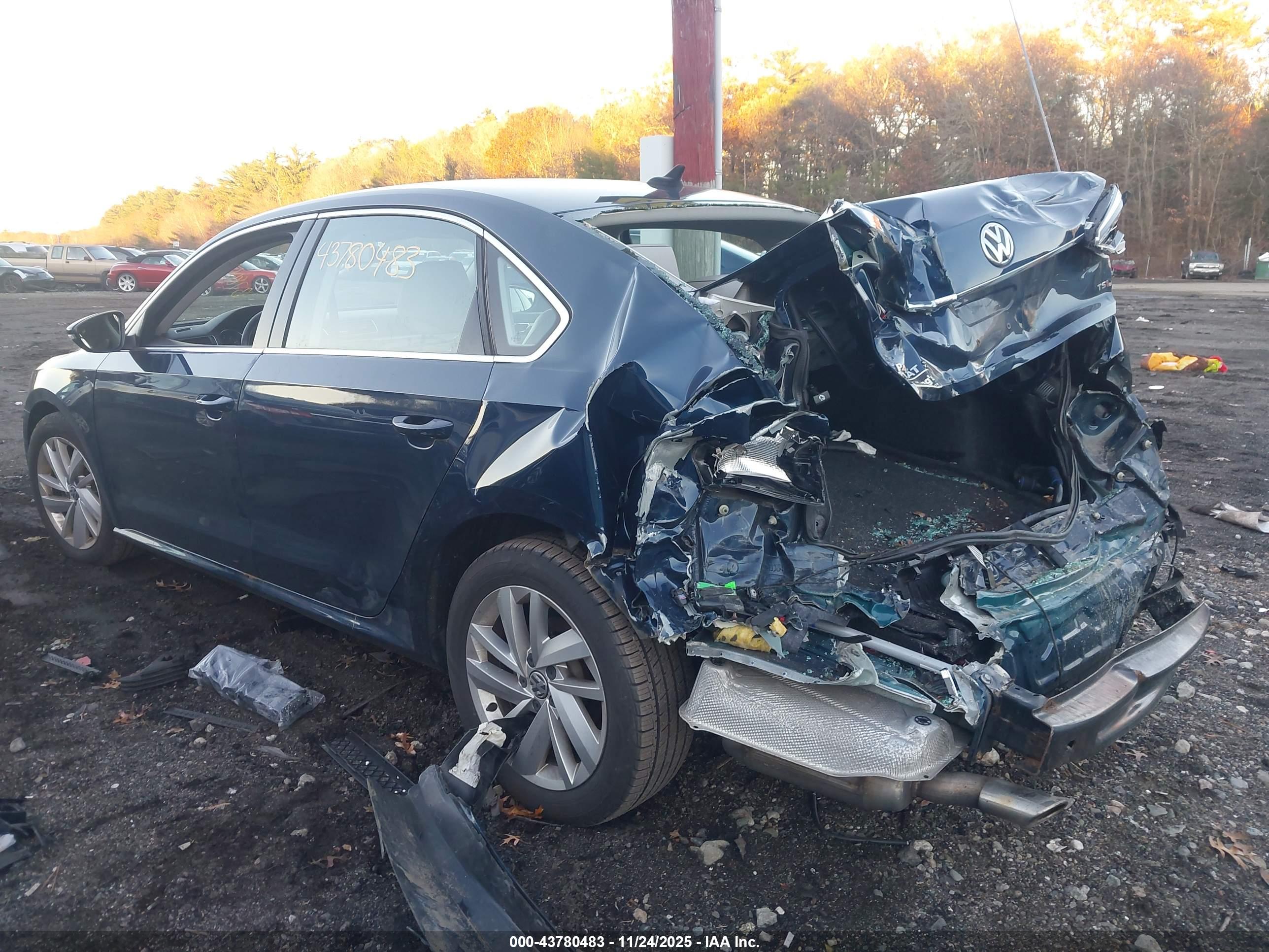 VOLKSWAGEN PASSAT image 3