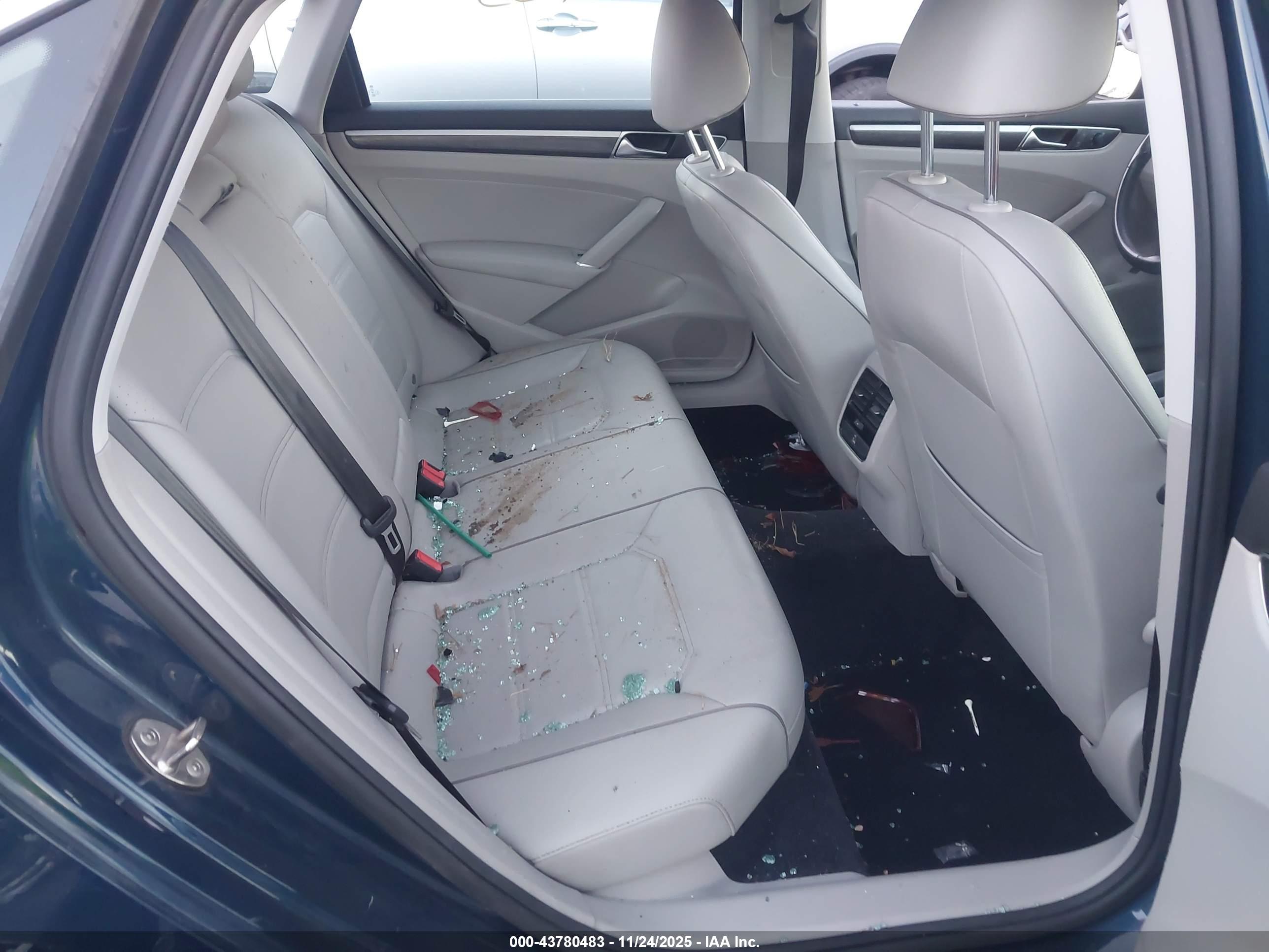 VOLKSWAGEN PASSAT image 8