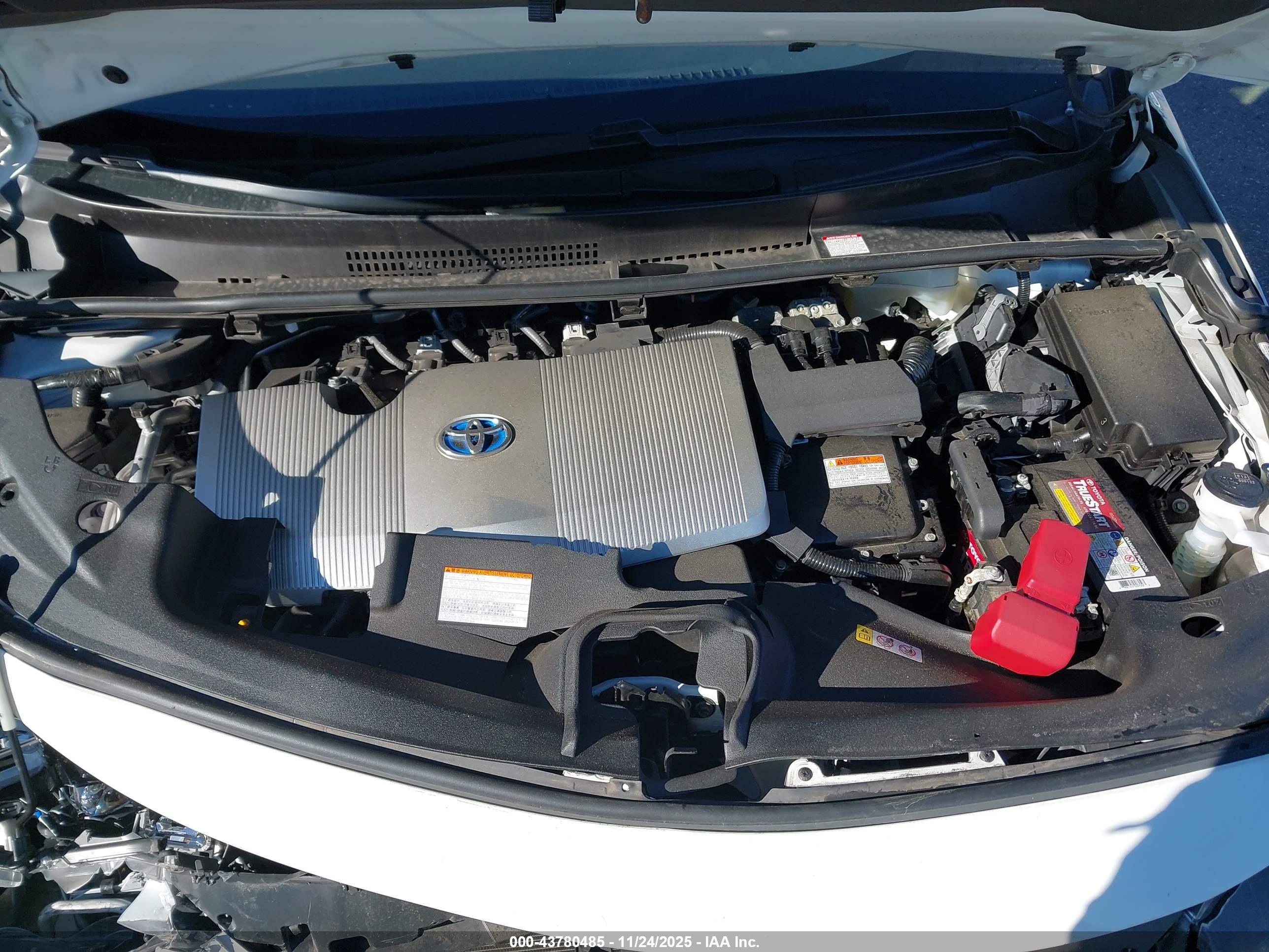 TOYOTA PRIUS image 10
