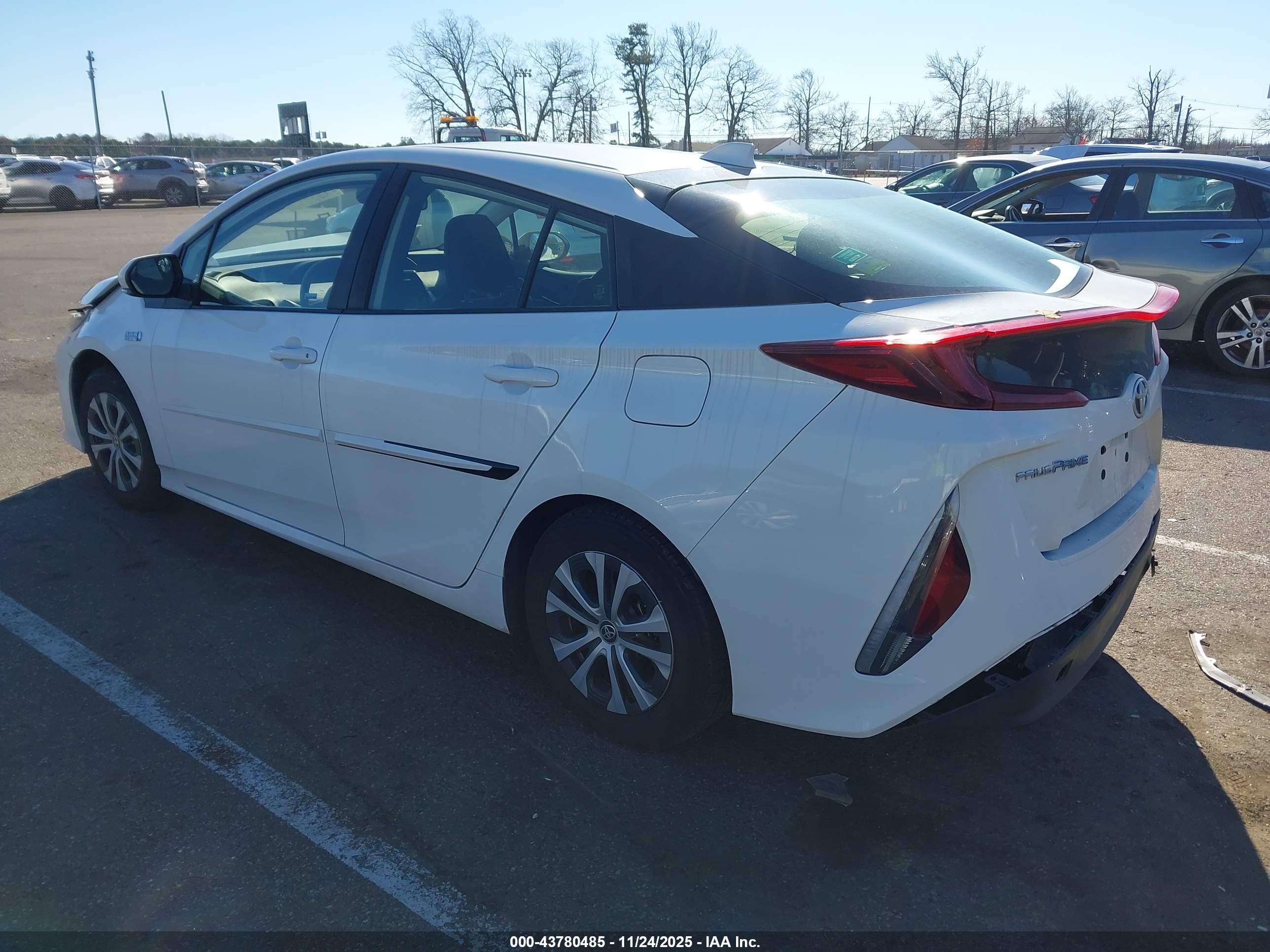 TOYOTA PRIUS image 3