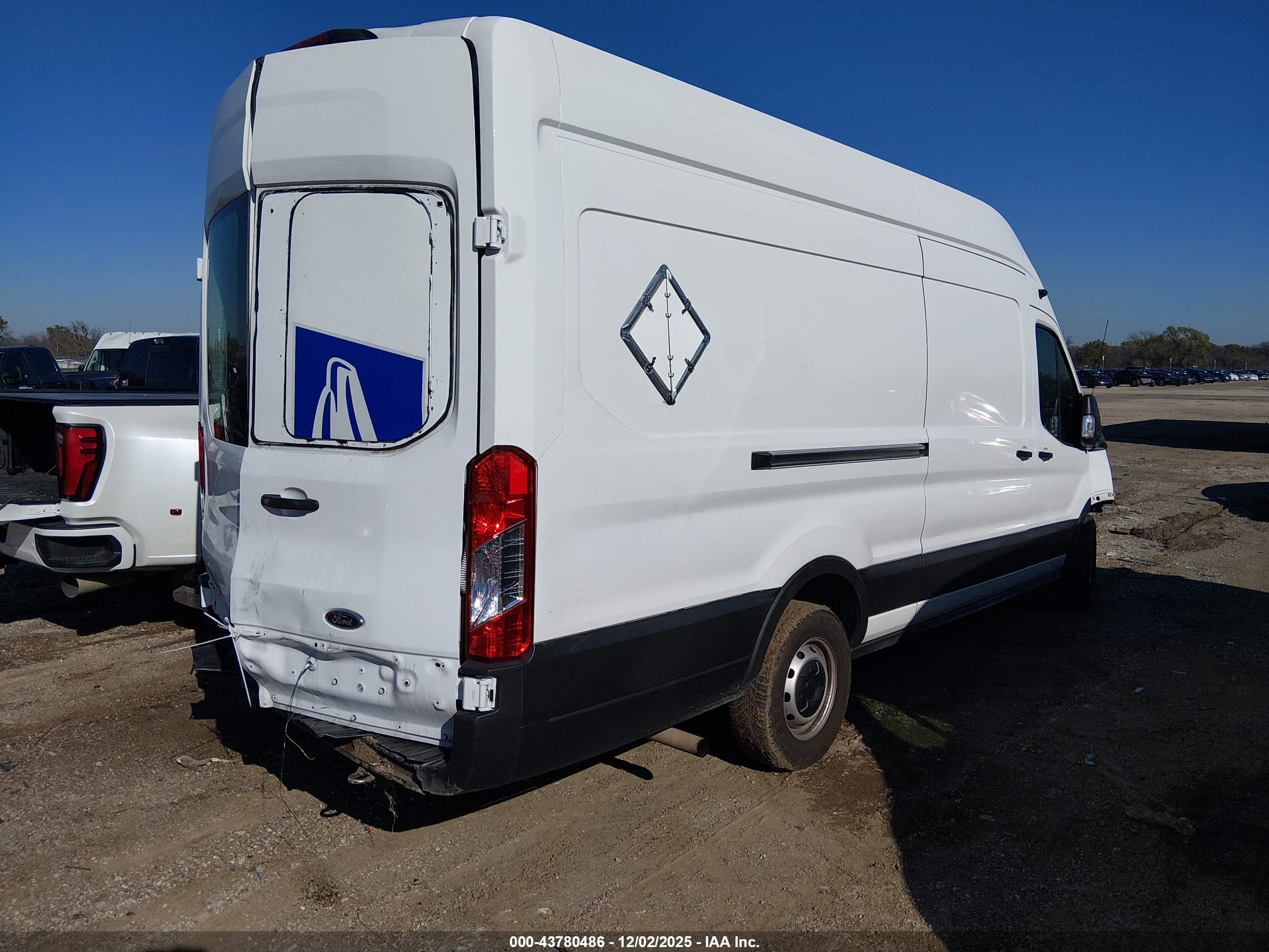 FORD TRANSIT-250 image 4