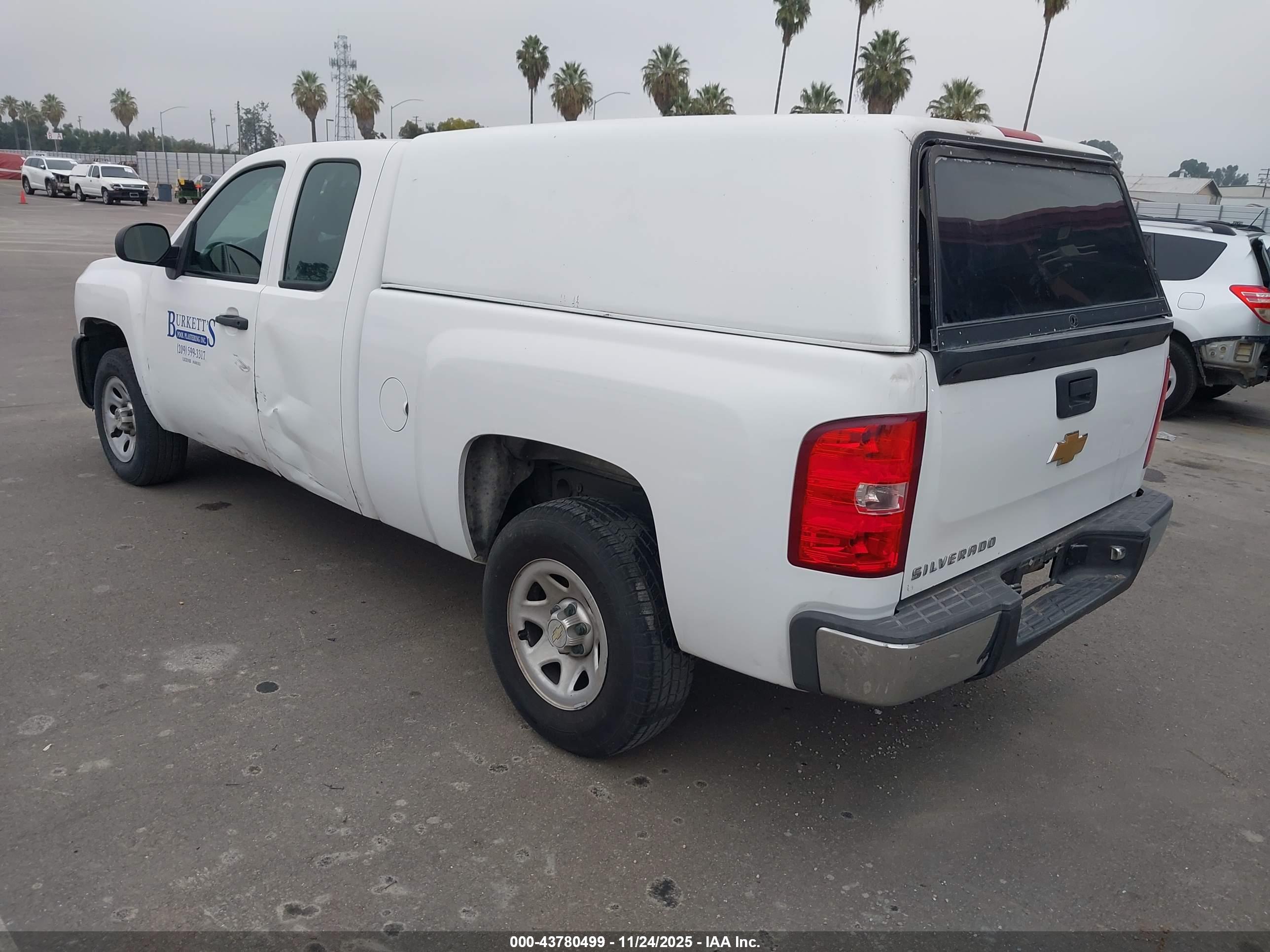 CHEVROLET SILVERADO image 3